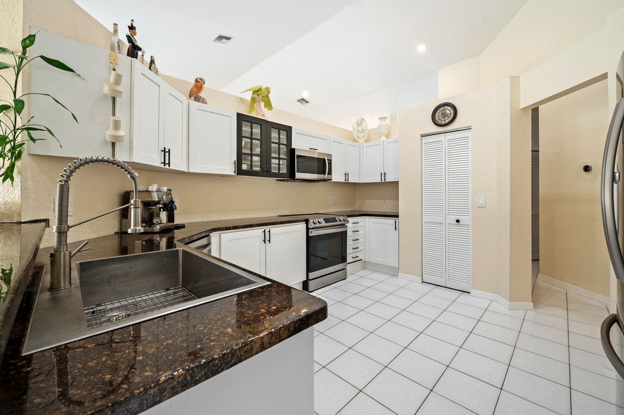 4080 NW 83rd Lane, Coral Springs, FL 33065