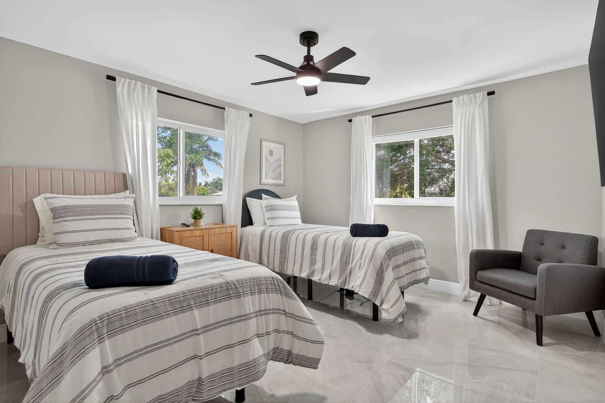 2421 NW 114th Avenue, Coral Springs, FL 33065