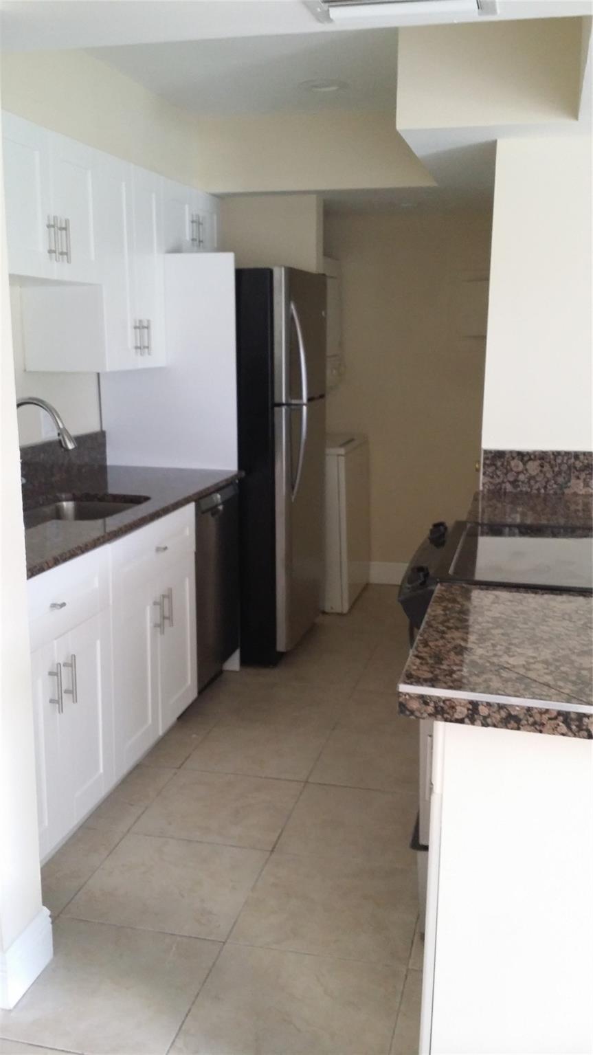 8877 NW 28th Drive 3, Coral Springs, FL 33065