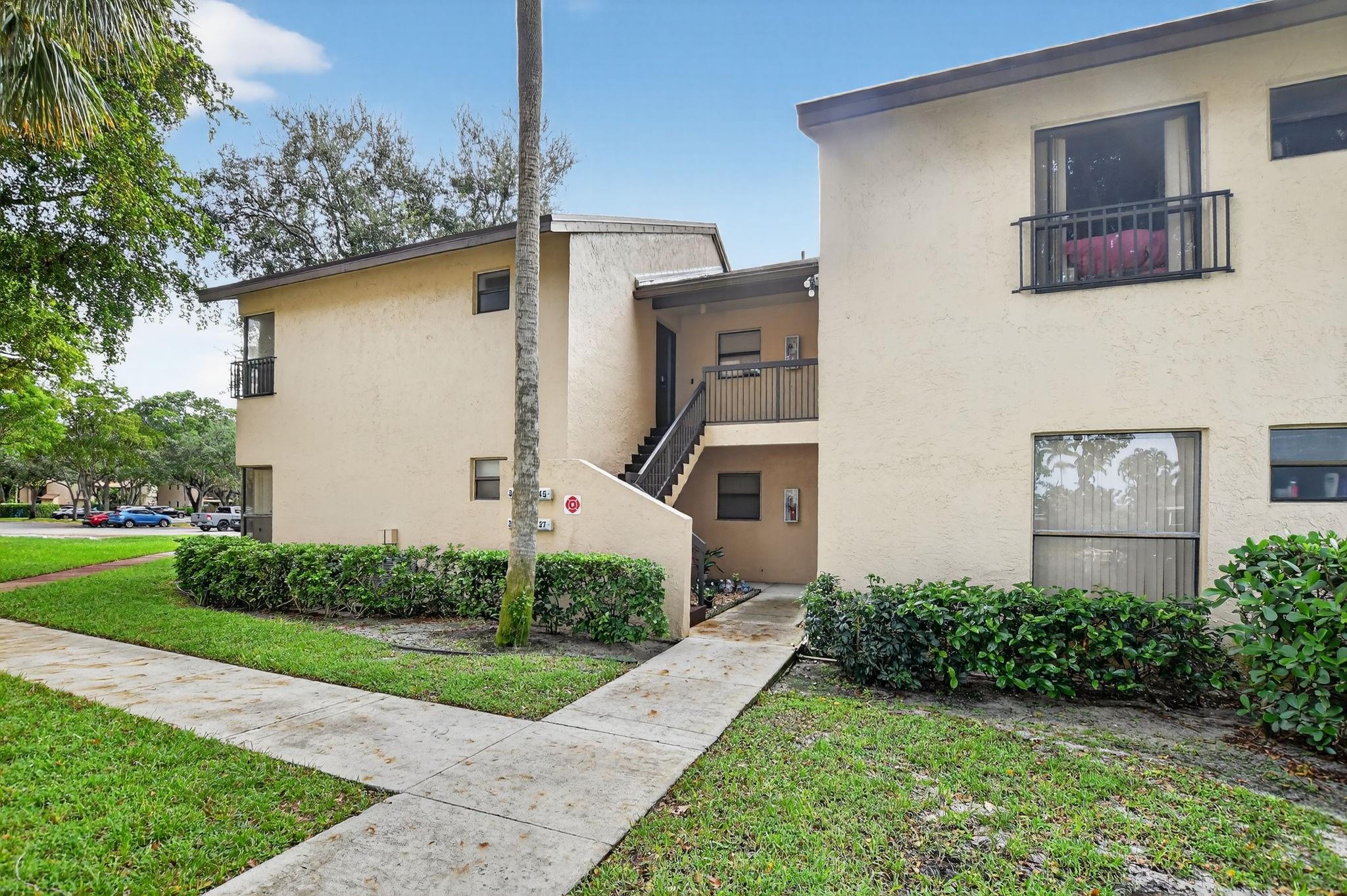 Photo for 3751 Cocoplum Circle, 3564, Coconut Creek, FL 33063 - Listing #FX-10525620 3751 Cocoplum Circle, 3564, Coconut Creek, FL 33063