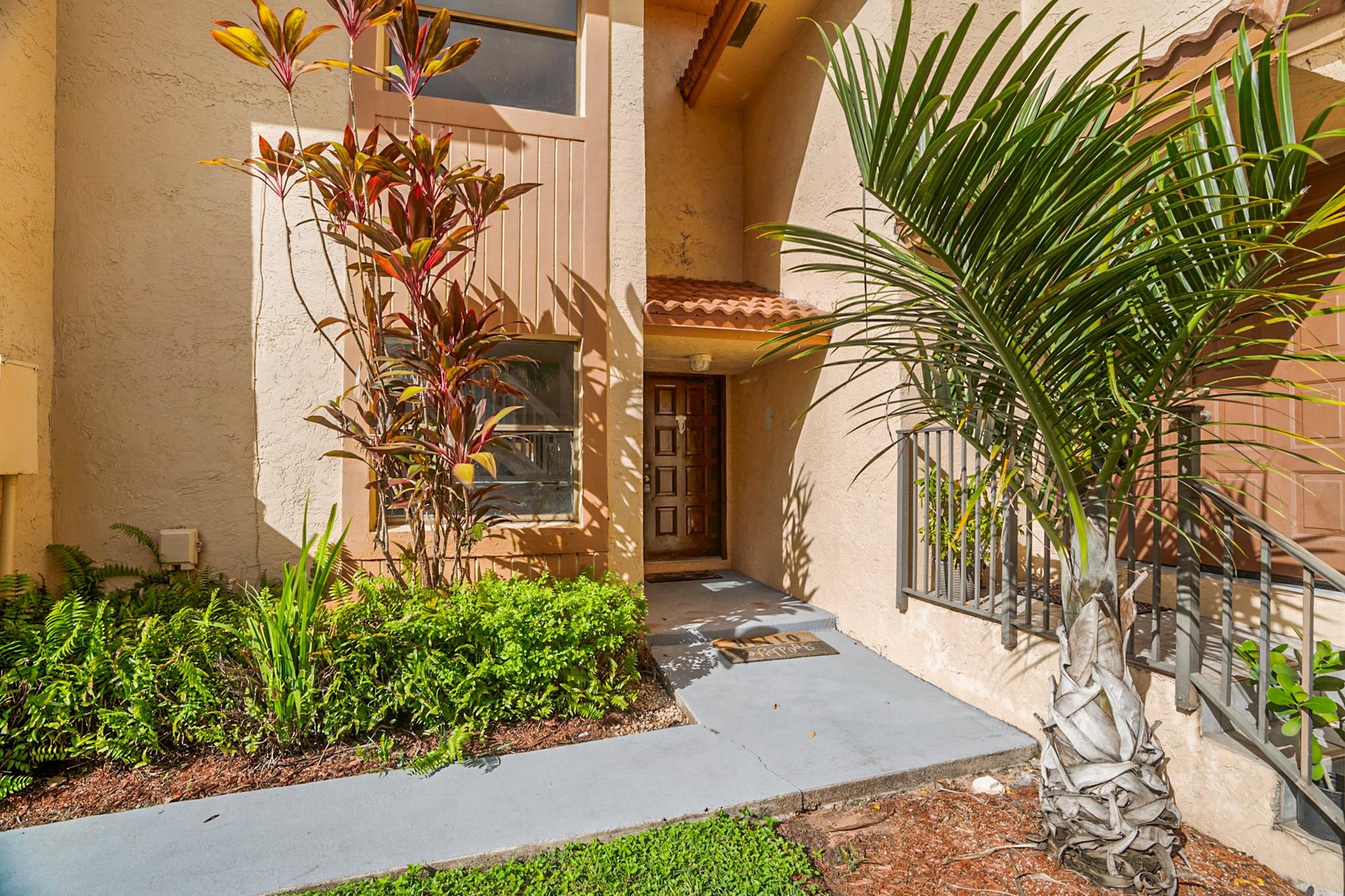 Photo for 1013 SW 112th Terrace, Pembroke Pines, FL 33025 - listing #FX-10533798 1013 SW 112th Terrace, Pembroke Pines, FL 33025
