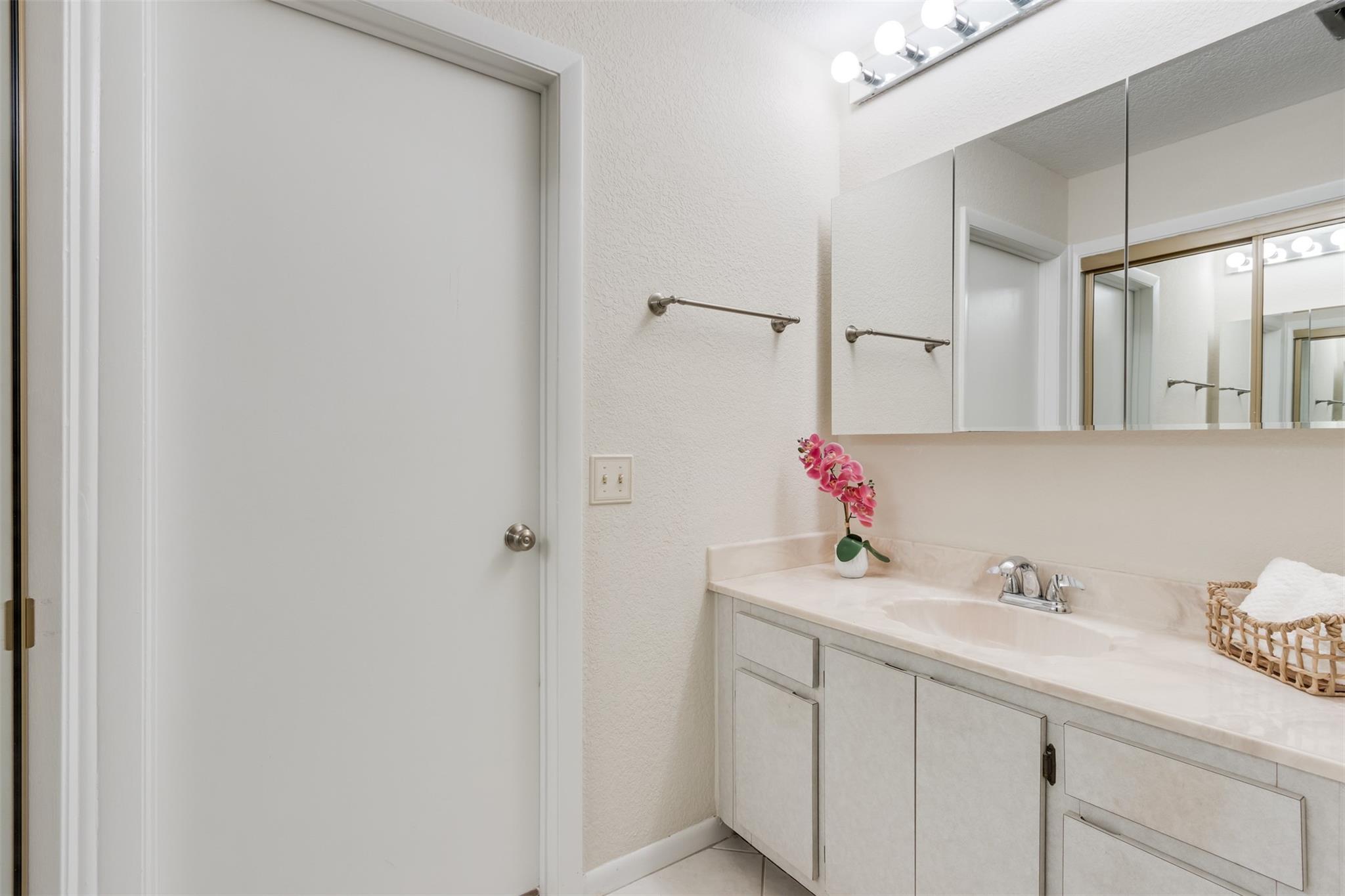 450 Briarwood Circle 2, Hollywood, FL 33024