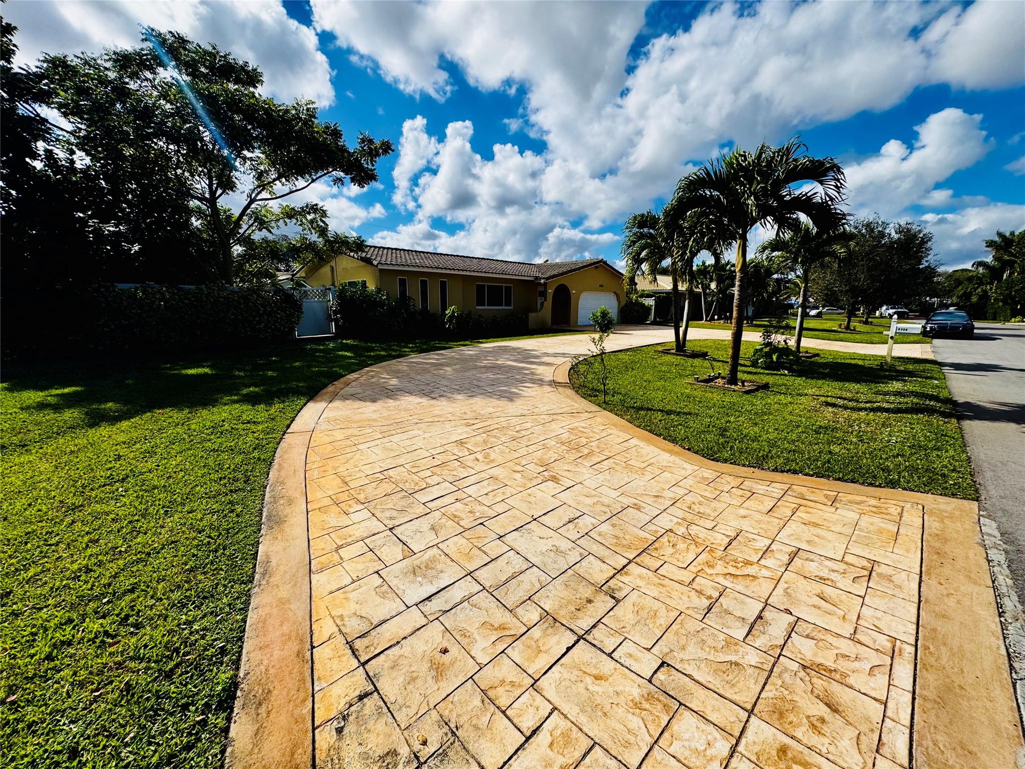 8306 NW 36th Street, Coral Springs, FL 33065