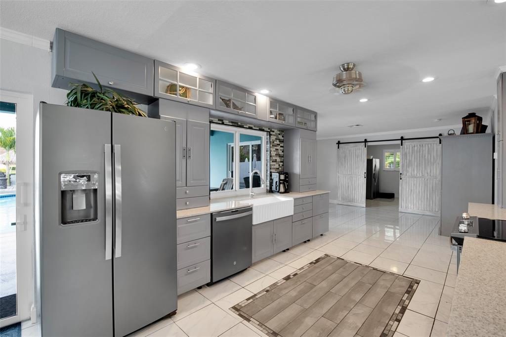 Photo for 5880 SW 19th Street, Plantation, FL 33317 - Listing #FX-10436185 5880 SW 19th Street, Plantation, FL 33317