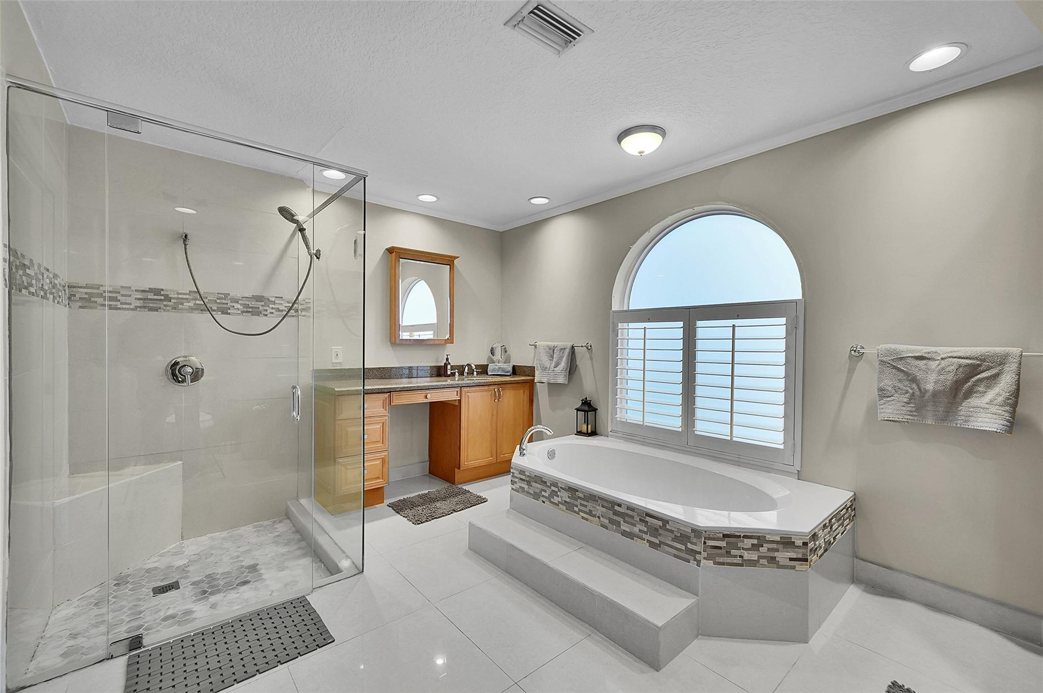 4983 NW 107th Avenue, Coral Springs, FL 33076