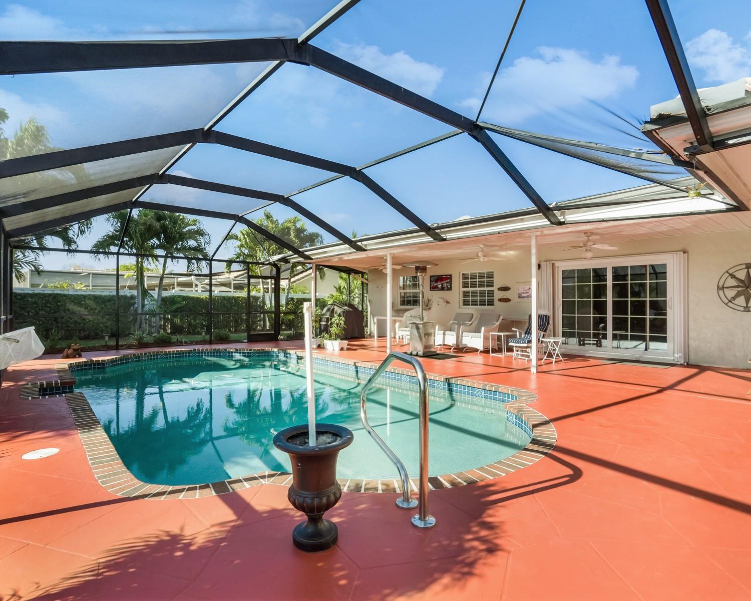 906 NW 83rd Drive, Coral Springs, FL 33071