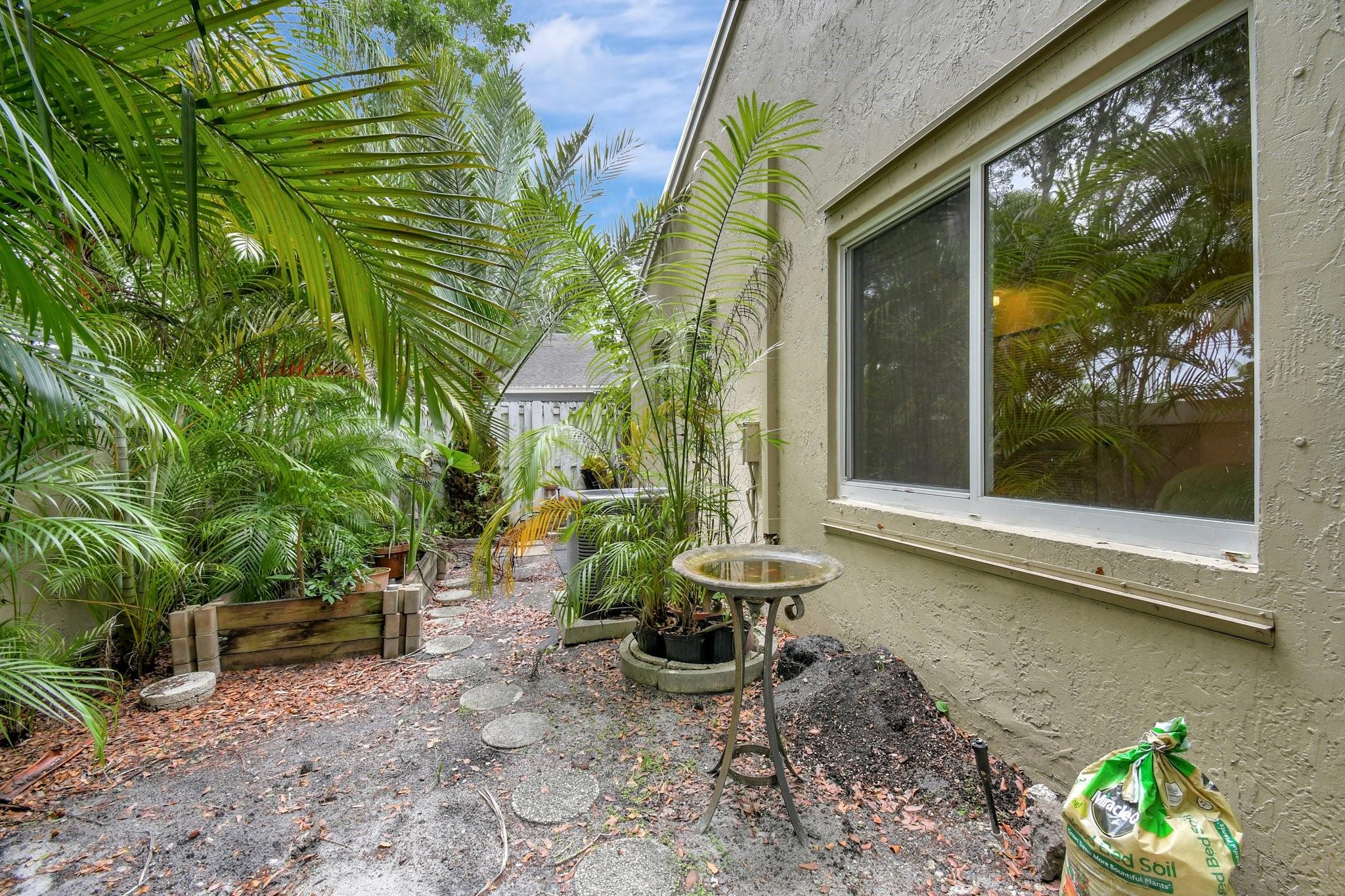 Photo for 134 E Riverbend Drive, Sunrise, FL 33326 - Listing #FX-10503326 134 E Riverbend Drive, Sunrise, FL 33326