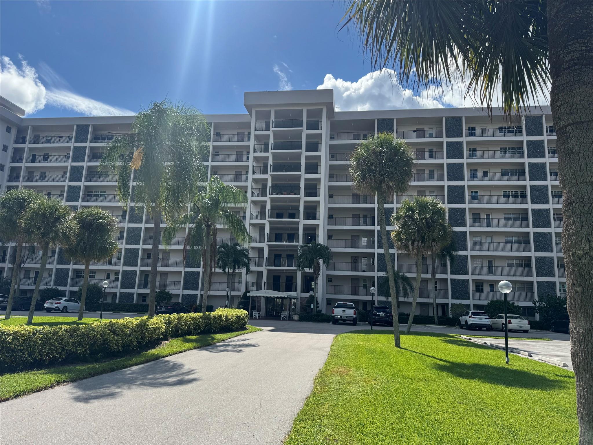 Photo for 3100 N Palm Aire Drive, 904, Pompano Beach, FL 33069 - listing #FX-10533068 3100 N Palm Aire Drive, 904, Pompano Beach, FL 33069