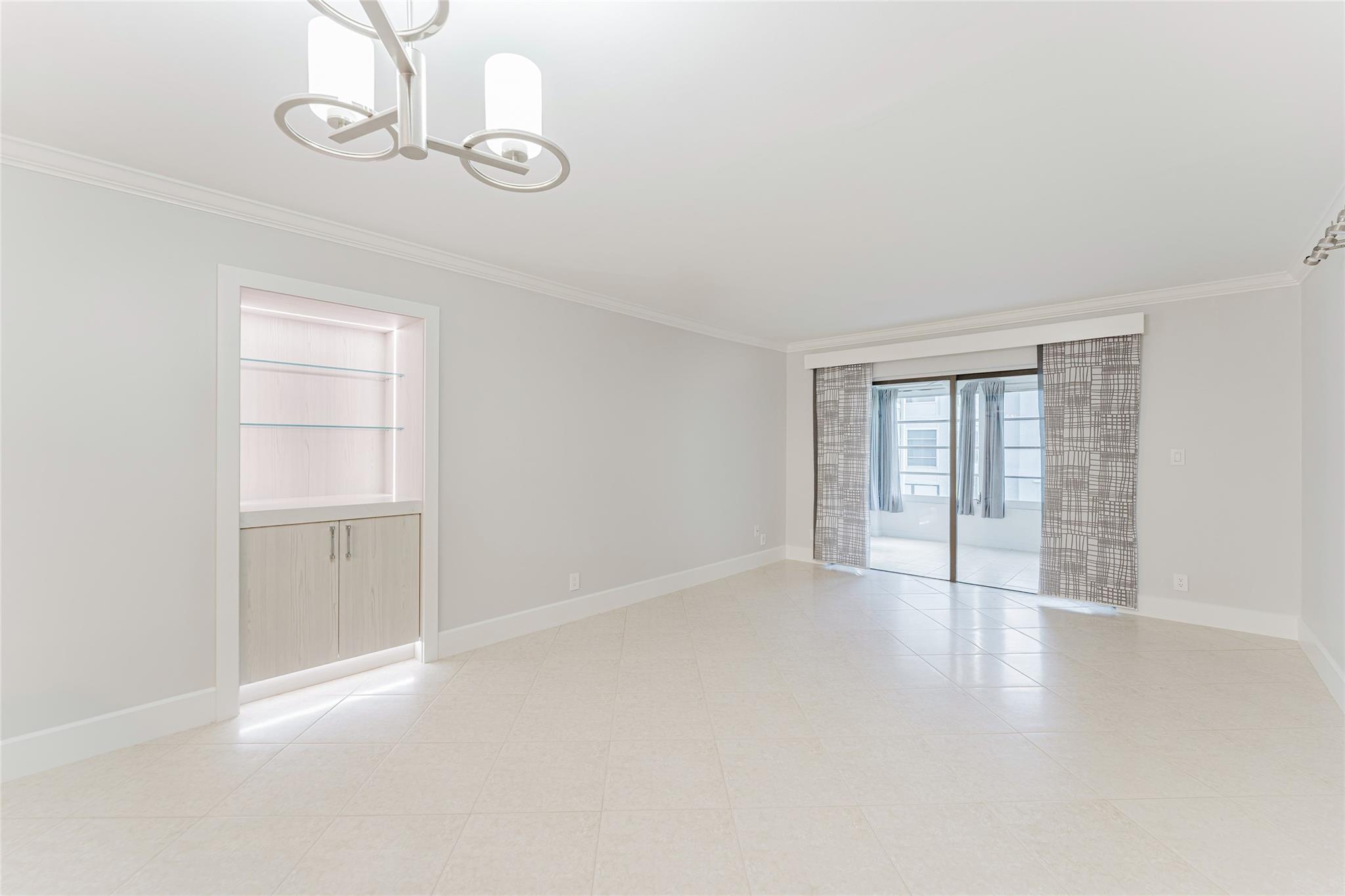 Photo for 9440 SW 8th Street, 207, Boca Raton, FL 33428 - Listing #FX-10517135 9440 SW 8th Street, 207, Boca Raton, FL 33428