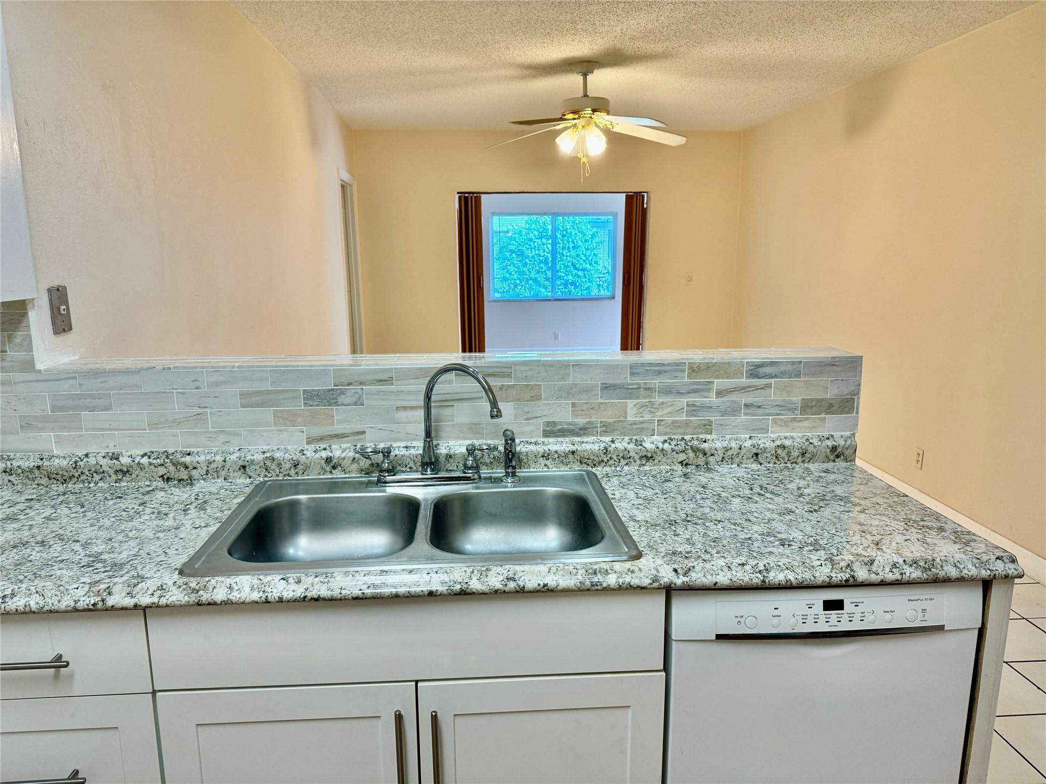 11461 NW 38th Street E, Coral Springs, FL 33065