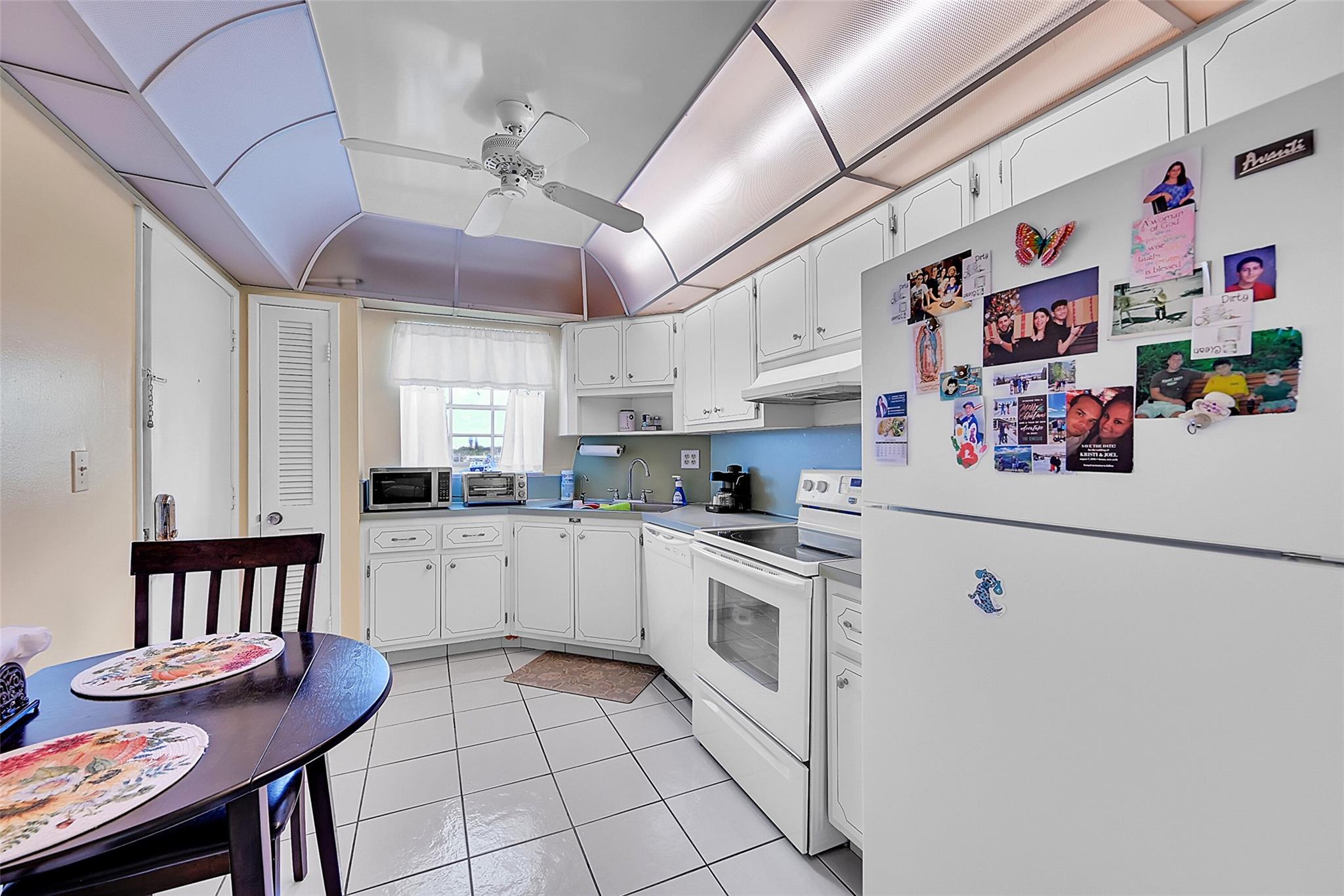 3475 Broken Woods Drive 401, Coral Springs, FL 33065