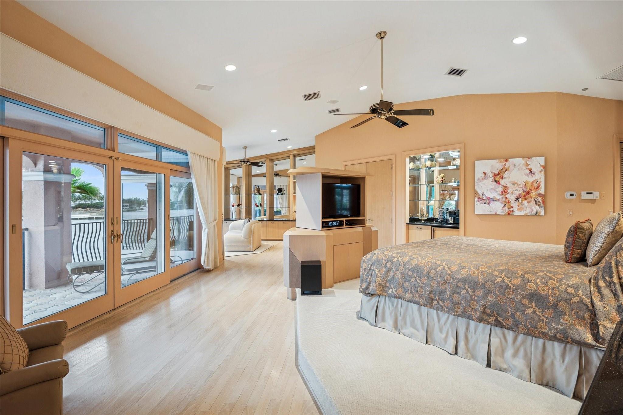 5 Isla Bahia Drive, Fort Lauderdale, FL 33316