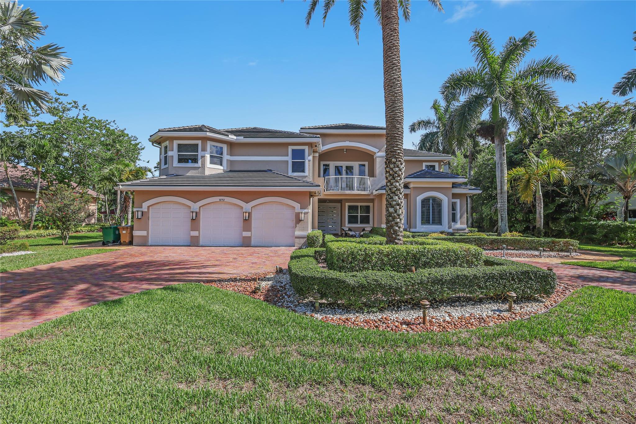 Photo for 10792 Pine Lodge Trail, Davie, FL 33328 - Listing #FX-10511577 10792 Pine Lodge Trail, Davie, FL 33328