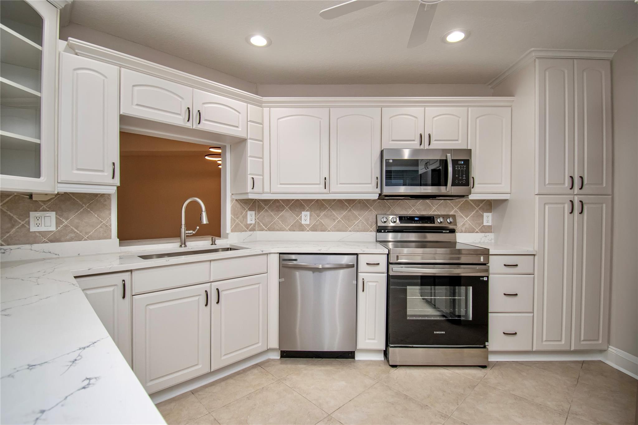 9107 Chatsworth Cascades Circle, Boca Raton, FL 33434