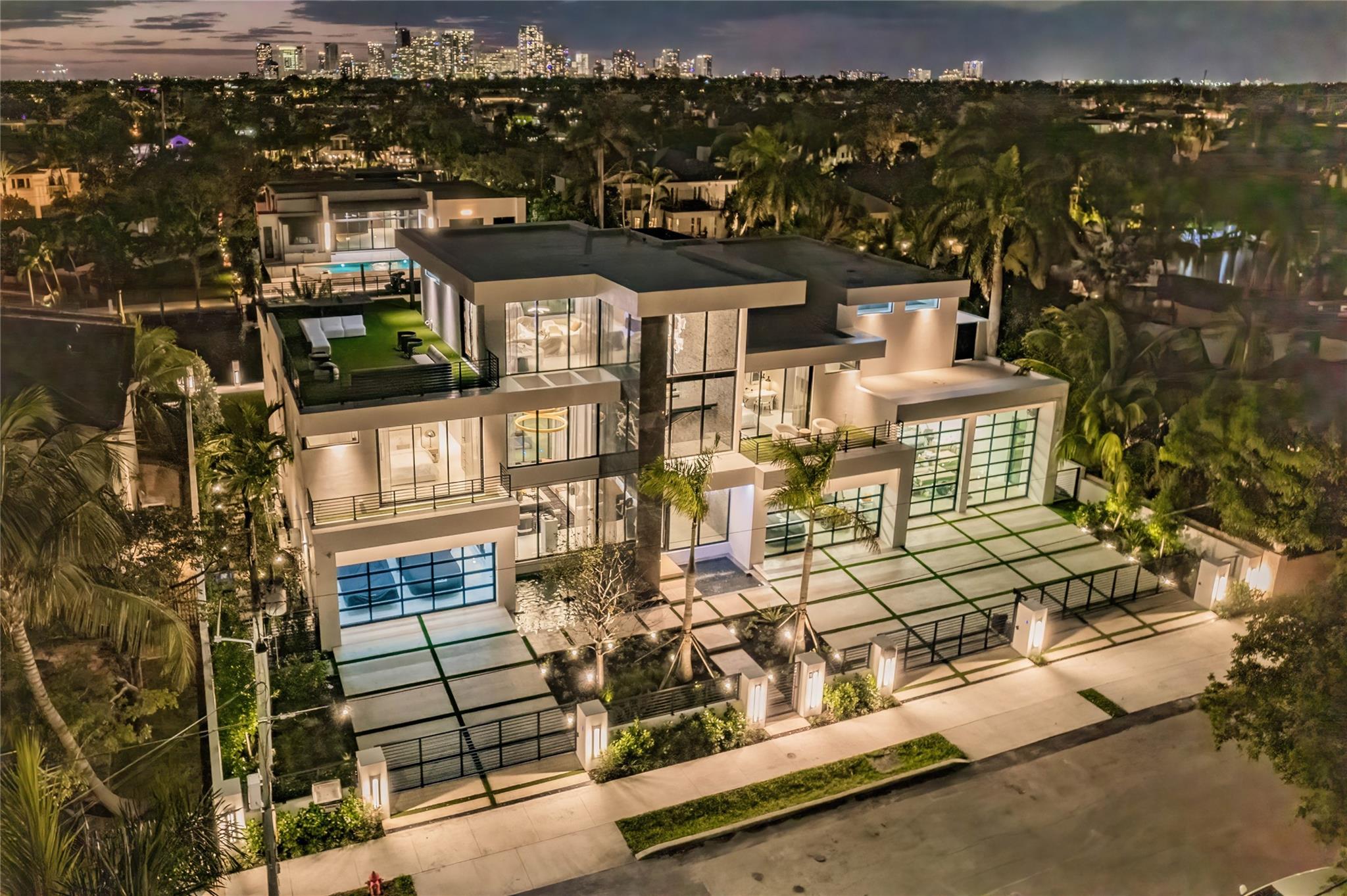 725 SE Poinciana Drive, Fort Lauderdale, FL 33301