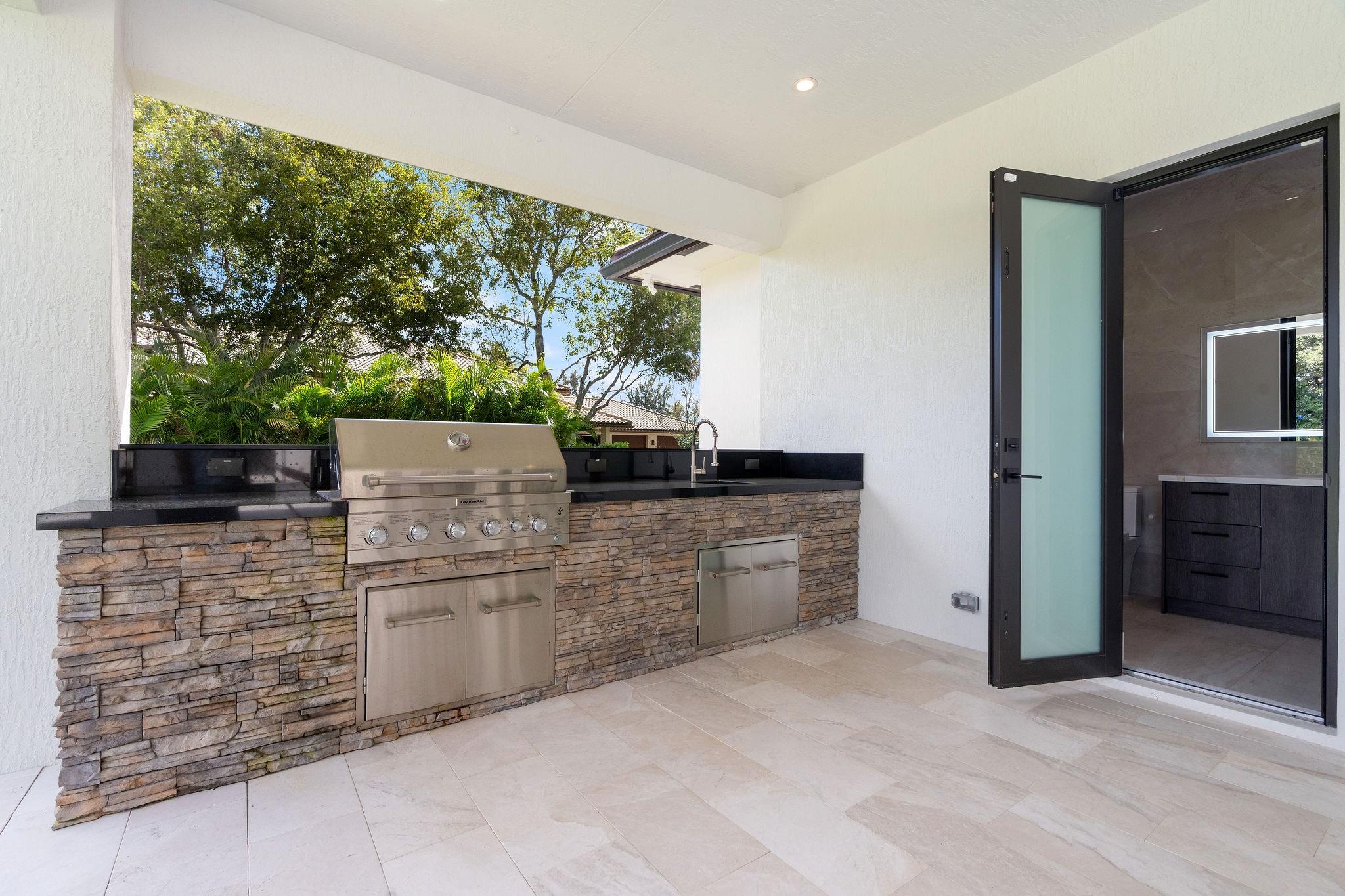 11861 NW 9 Street, Plantation, FL 33325