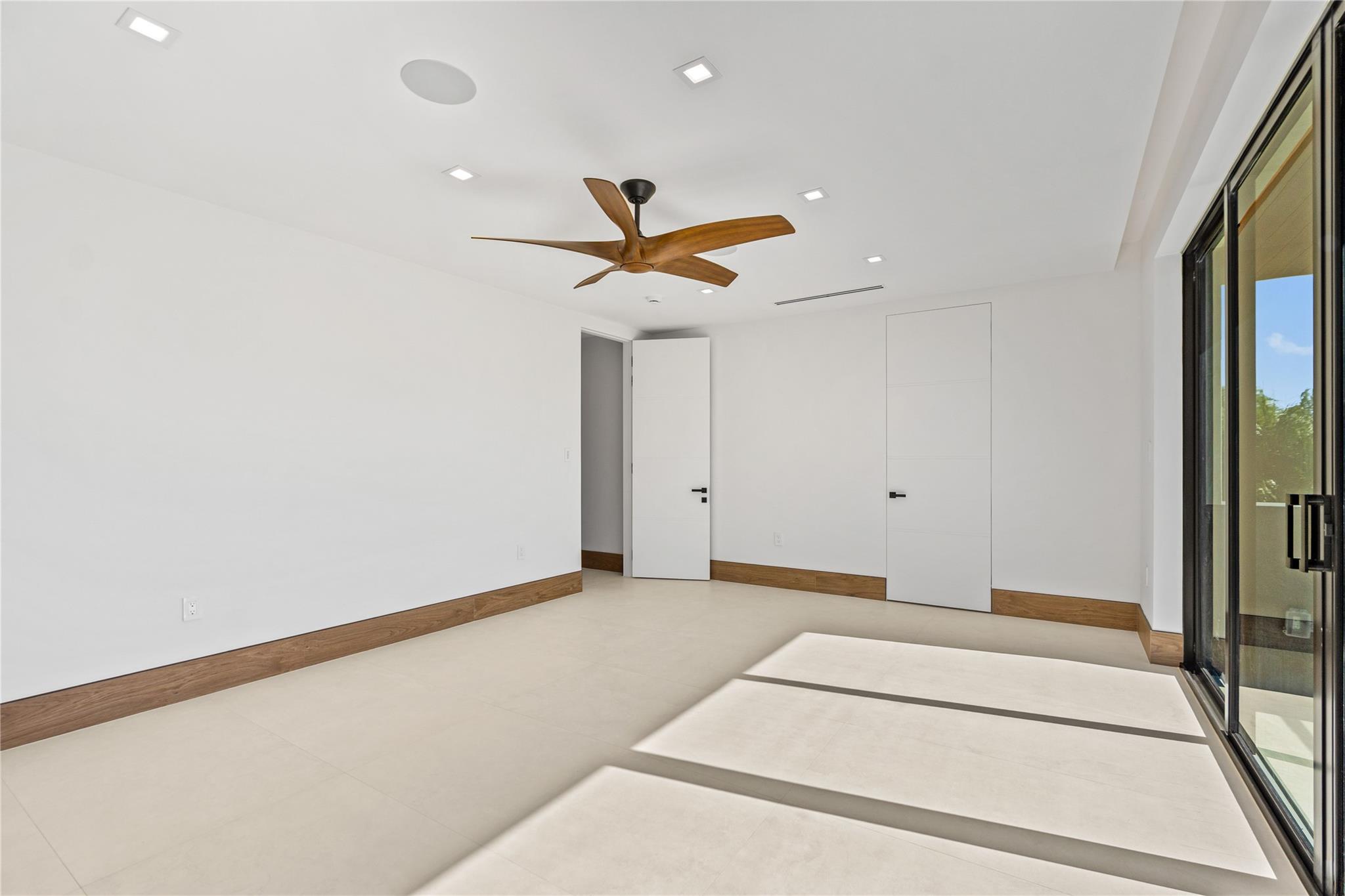 2441 NE 48th Court, Lighthouse Point, FL 33064