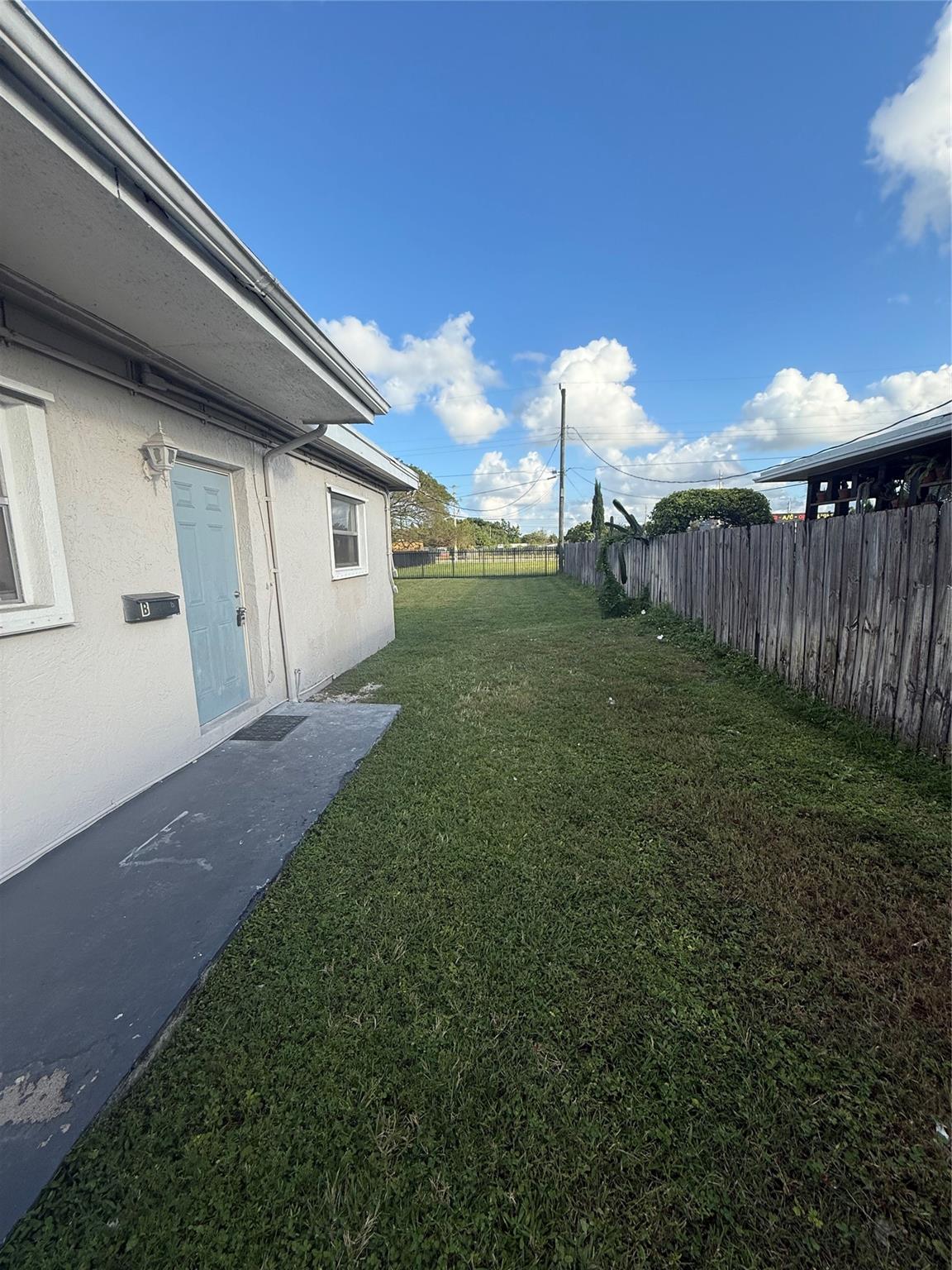 Photo for 604 NW 10th Street, B, Hallandale Beach, FL 33009 - listing #FX-10535852 604 NW 10th Street, B, Hallandale Beach, FL 33009