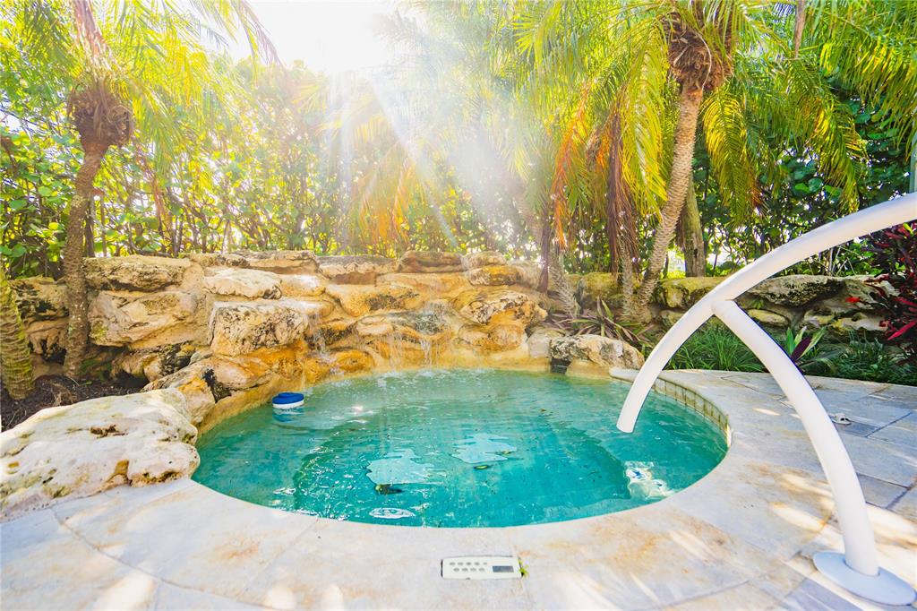 2900 NE 31st Avenue, Lighthouse Point, FL 33064