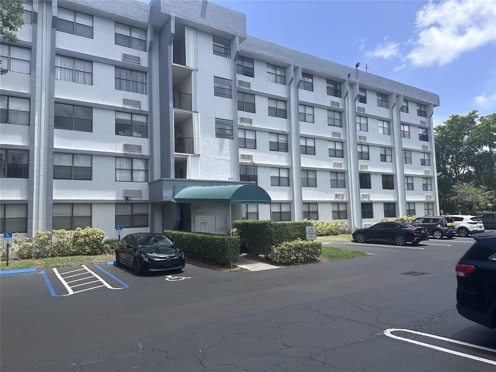 Photo for 2501 Riverside Drive, 116, Coral Springs, FL 33065 - listing #FX-10529303 2501 Riverside Drive, 116, Coral Springs, FL 33065