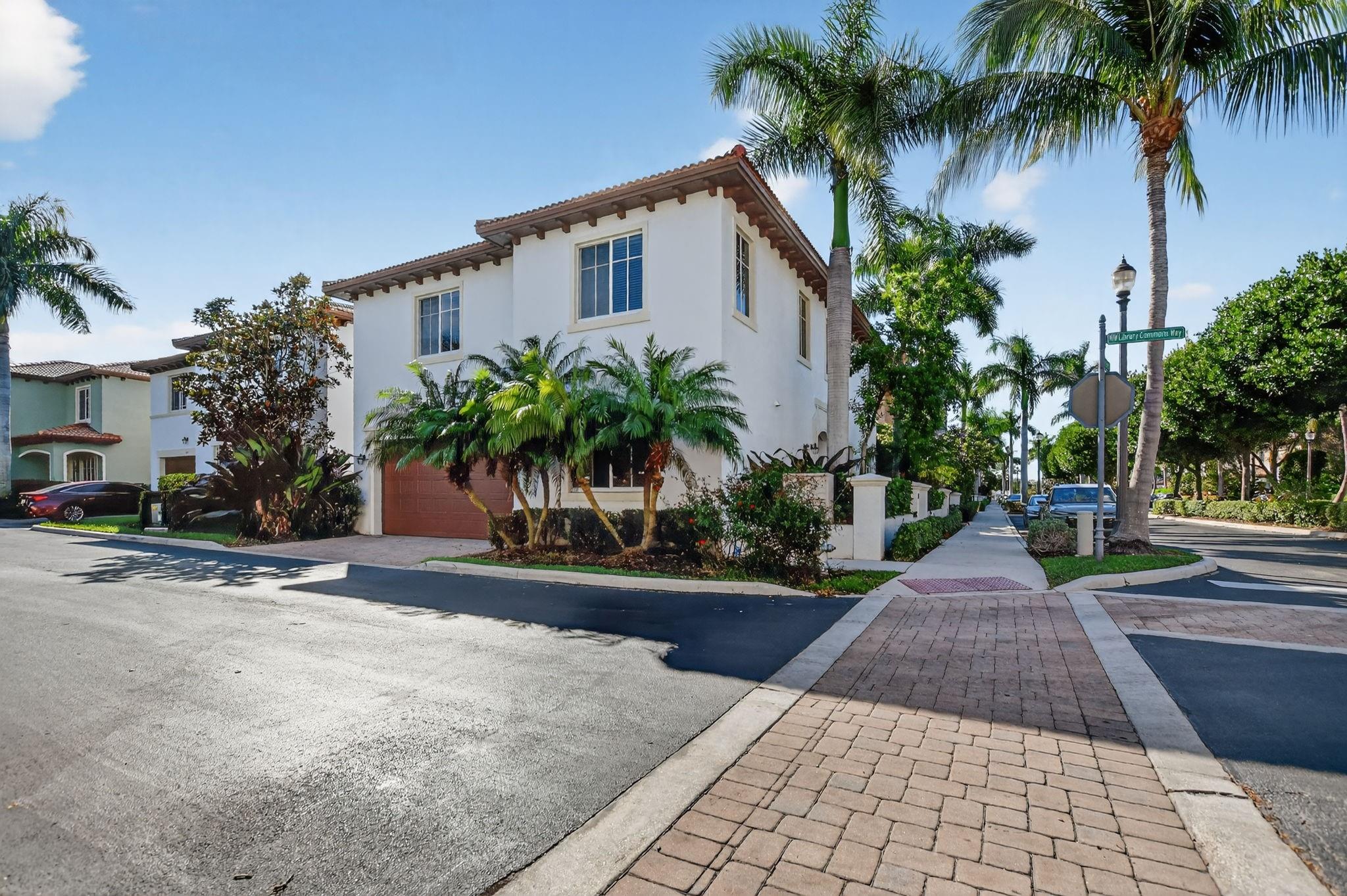 Desireable corner location near the pool