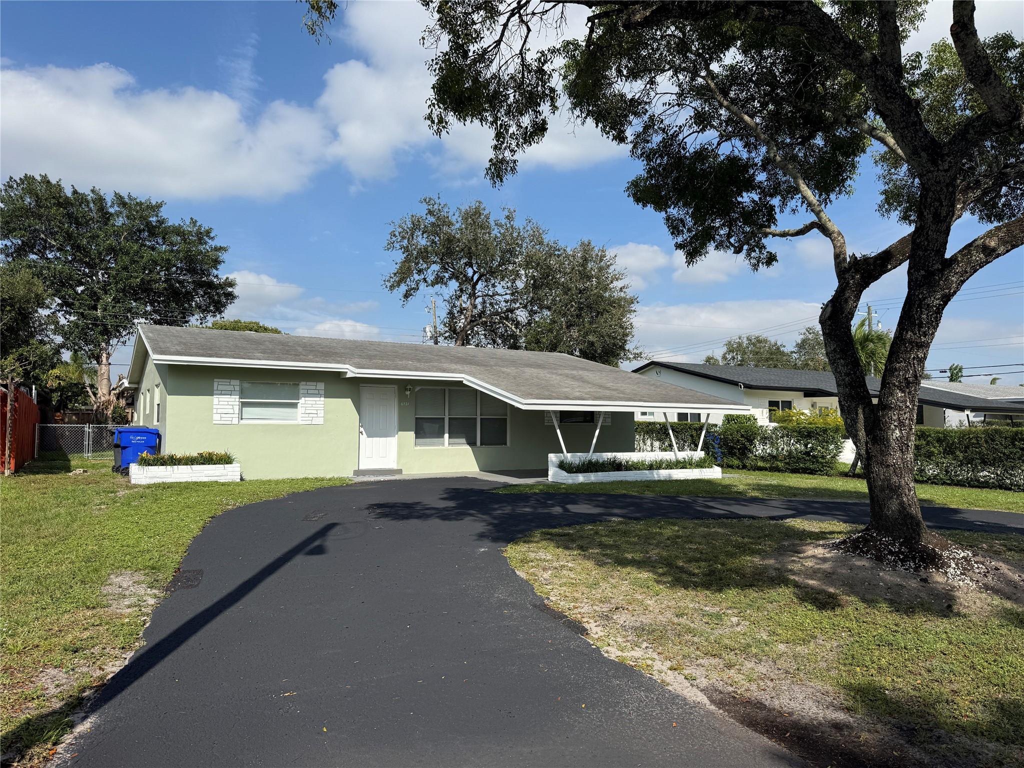 Photo for 6721 Mcclellan Street, Hollywood, FL 33024 - listing #FX-10537036 6721 Mcclellan Street, Hollywood, FL 33024