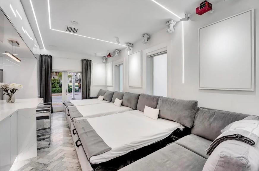 124 11th Street, Miami Beach, FL 33139