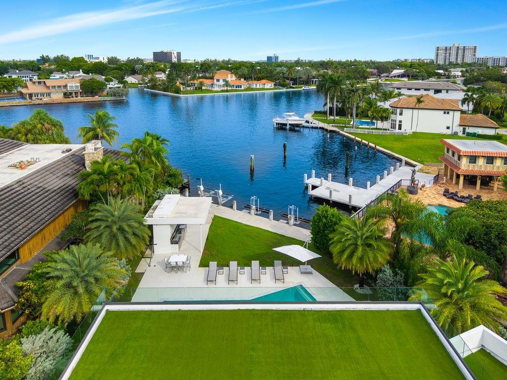 19 Gatehouse Road, Sea Ranch Lakes, FL 33308