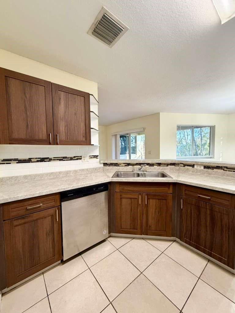 8466 NW 40th Street, Coral Springs, FL 33065