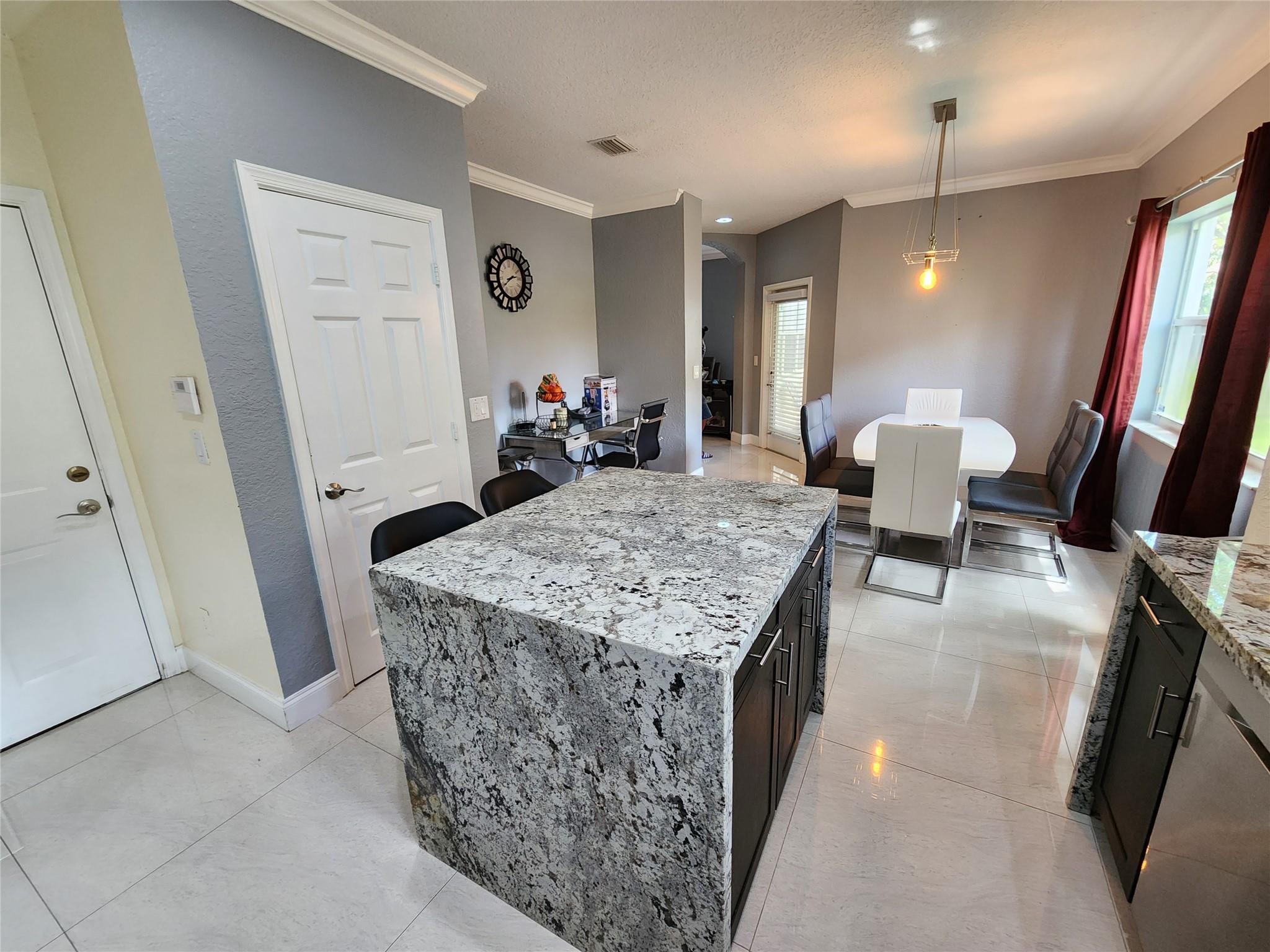 956 NW 126th Terrace, Coral Springs, FL 33071