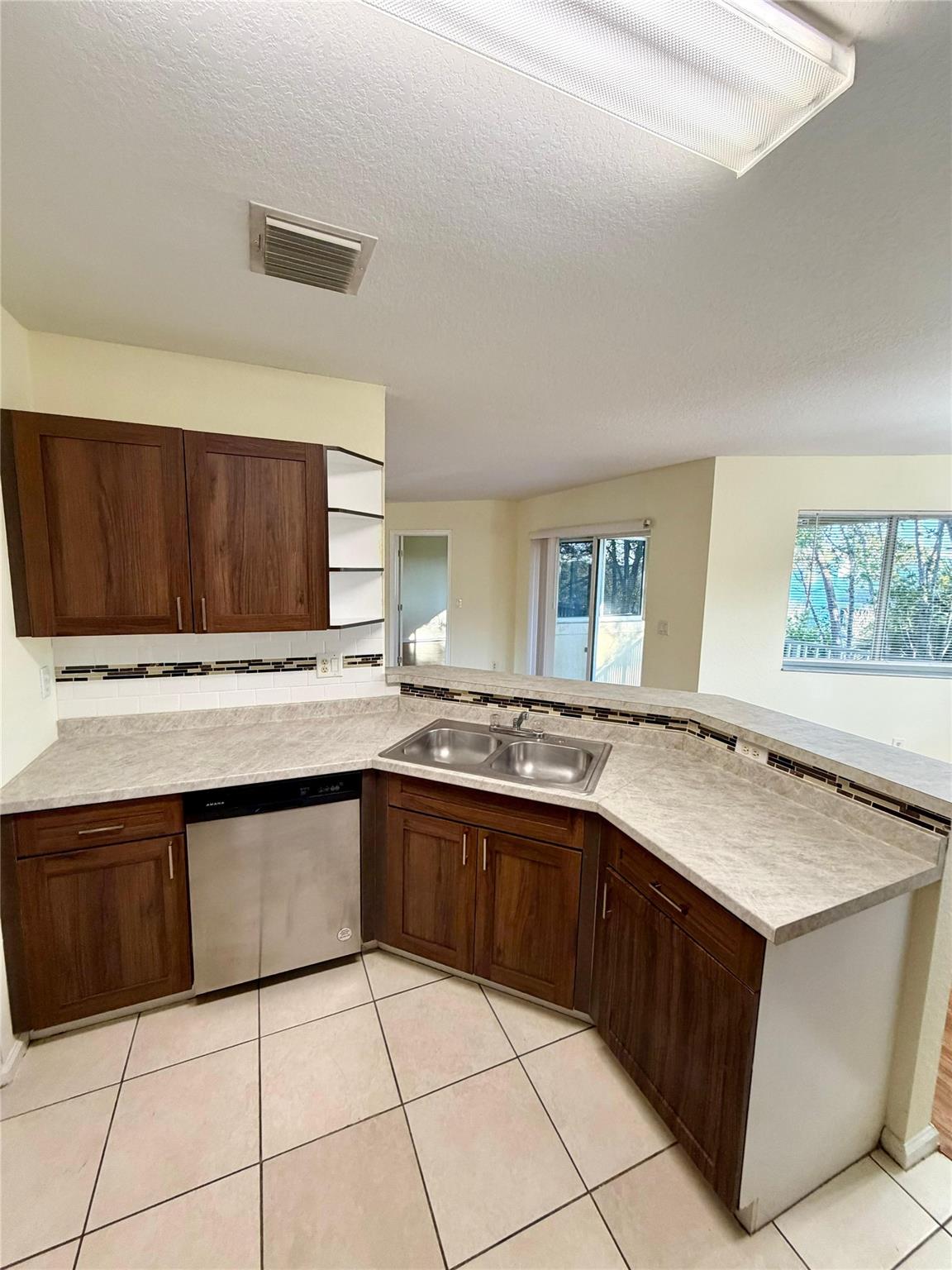 8466 NW 40th Street, Coral Springs, FL 33065