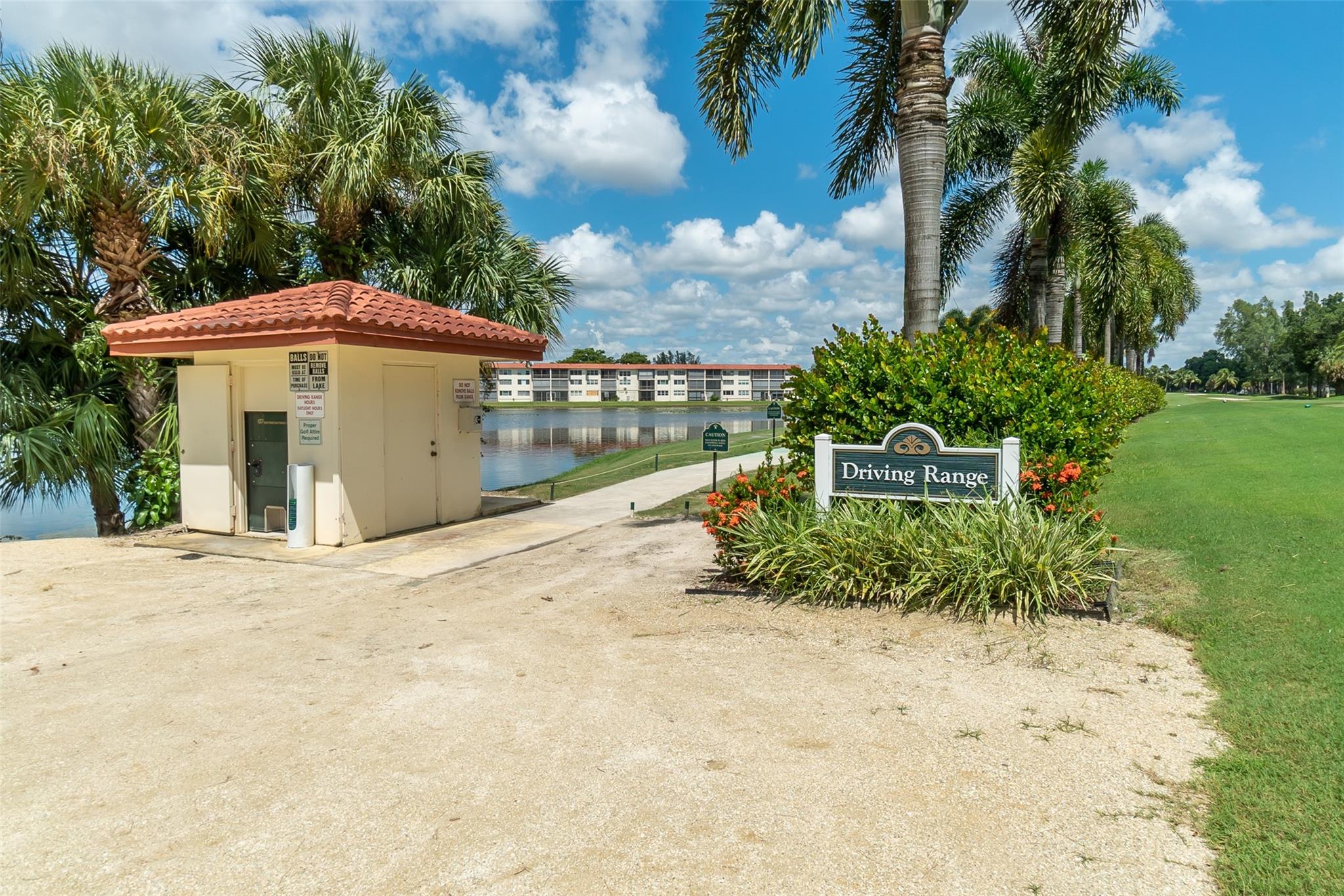 Photo for 8900 Washington Boulevard, 506B, Pembroke Pines, FL 33025 - Listing #FX-10484168 8900 Washington Boulevard, 506B, Pembroke Pines, FL 33025