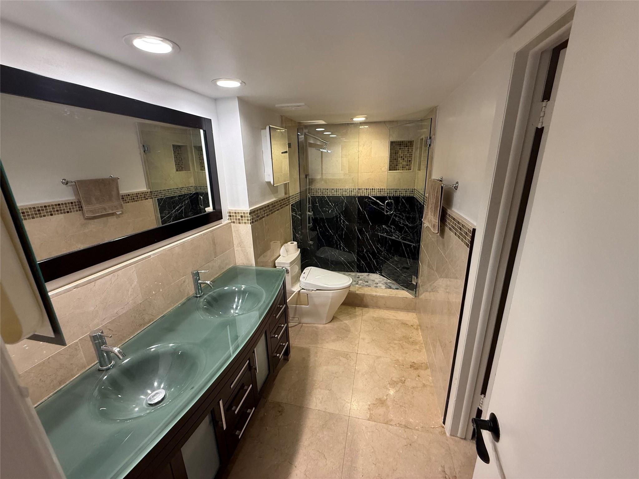 19428 NE 26th Avenue 103, Miami, FL 33180