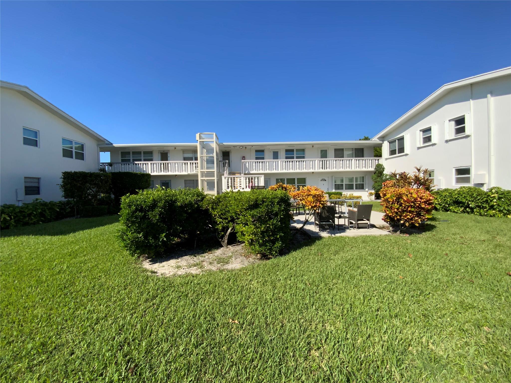 Photo for 20 Bedford A, 20, West Palm Beach, FL 33417 - listing #FX-10534201 20 Bedford A, 20, West Palm Beach, FL 33417