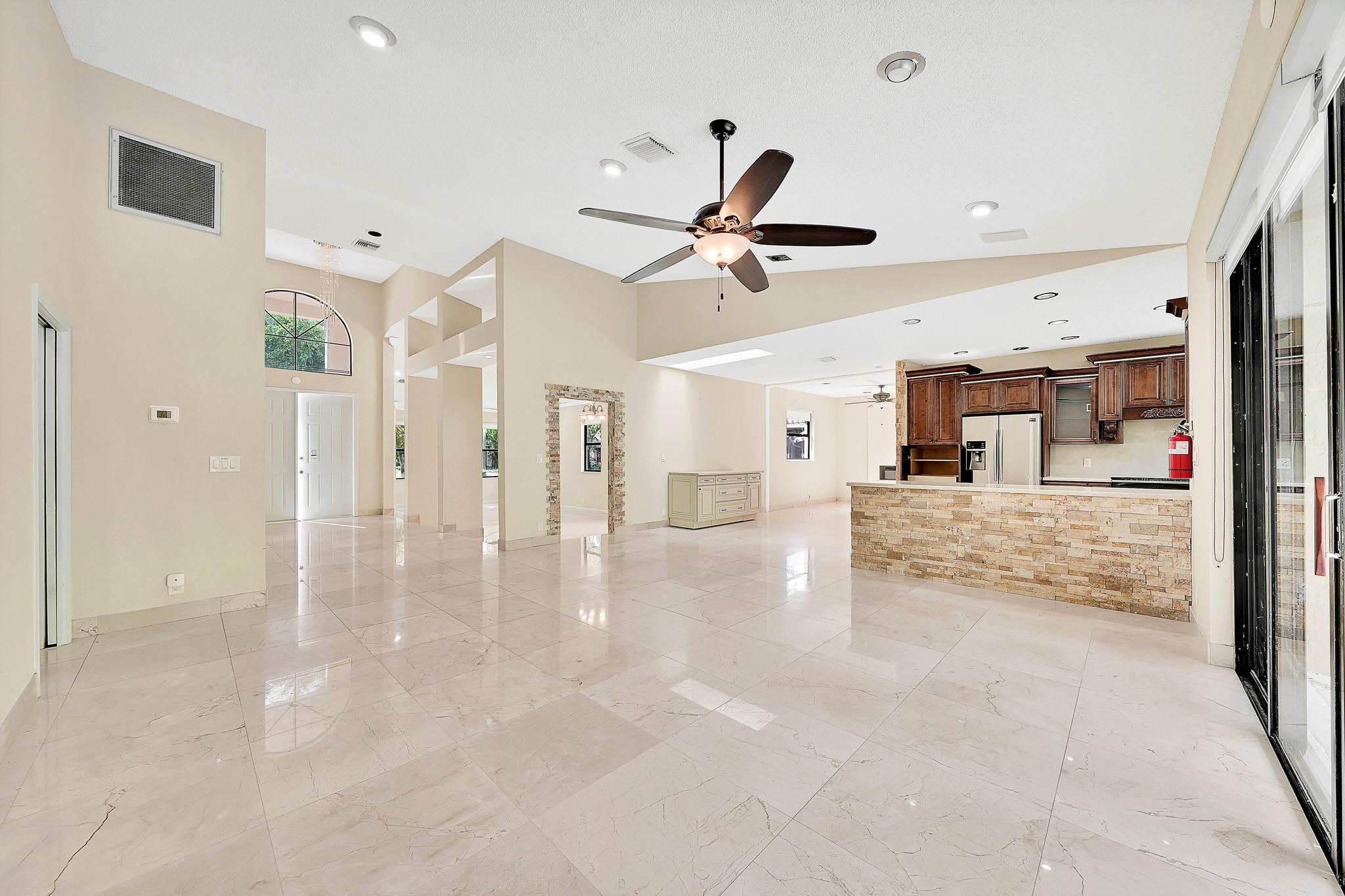 645 NW 102nd Avenue, Coral Springs, FL 33071