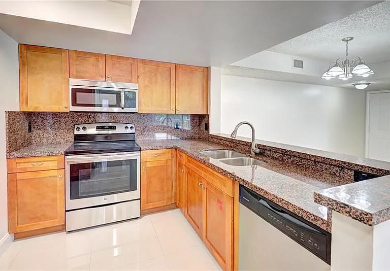 9122 W Atlantic Boulevard 736, Coral Springs, FL 33071