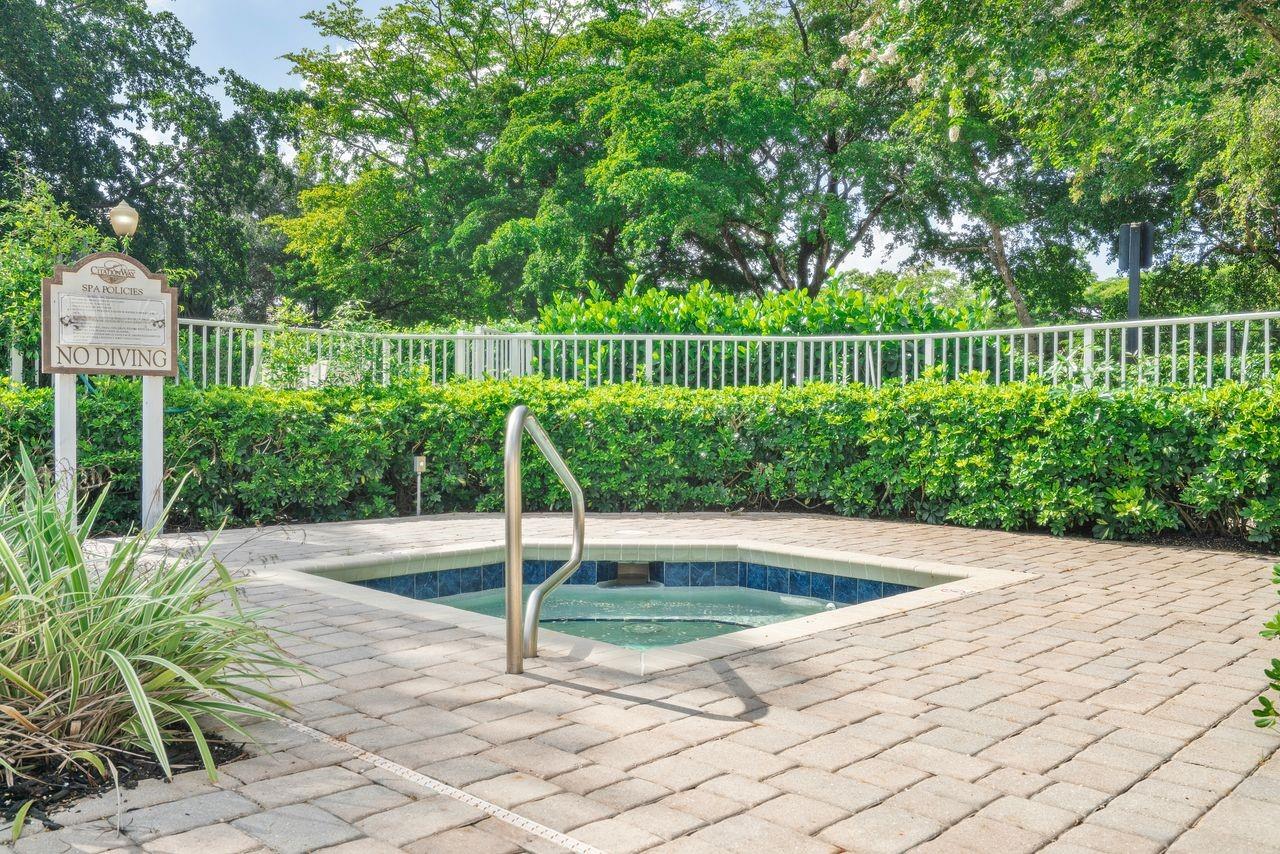 9899 Westview Drive 516, Coral Springs, FL 33076