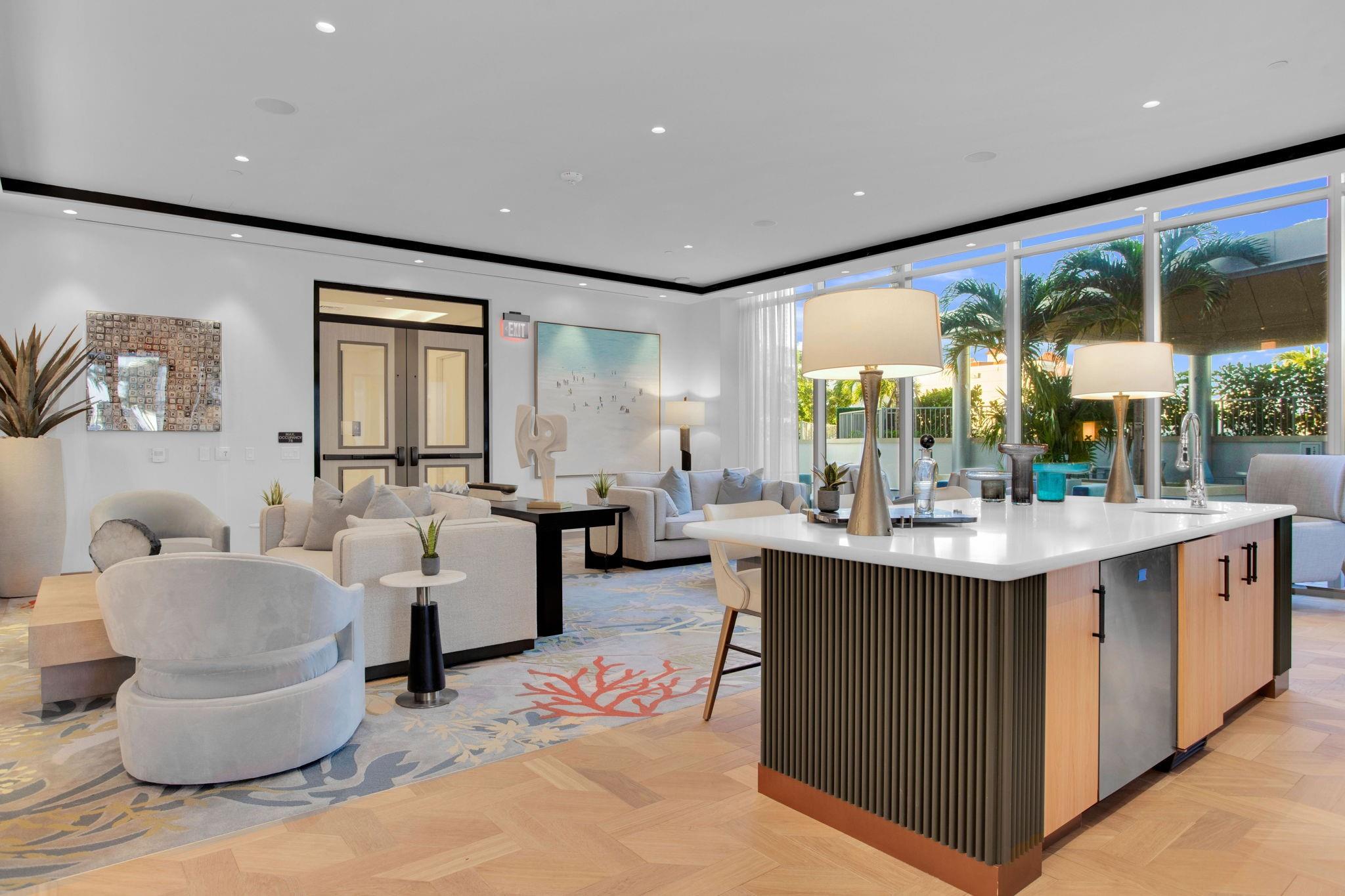 Seasons-Gathering Lounge