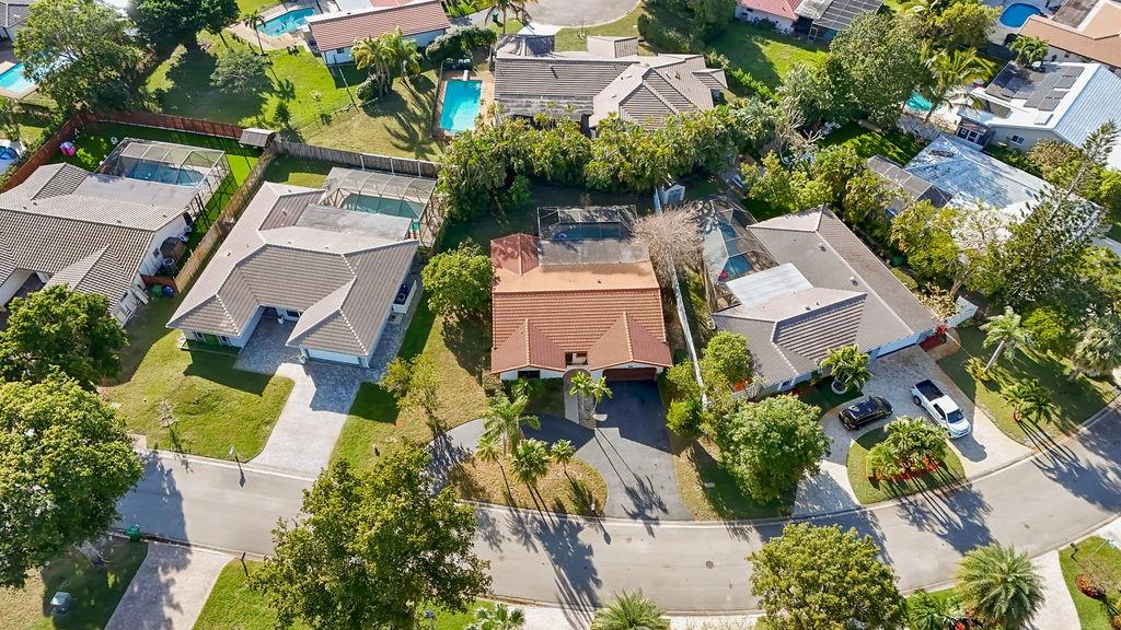 1060 NW 82nd Avenue, Coral Springs, FL 33071