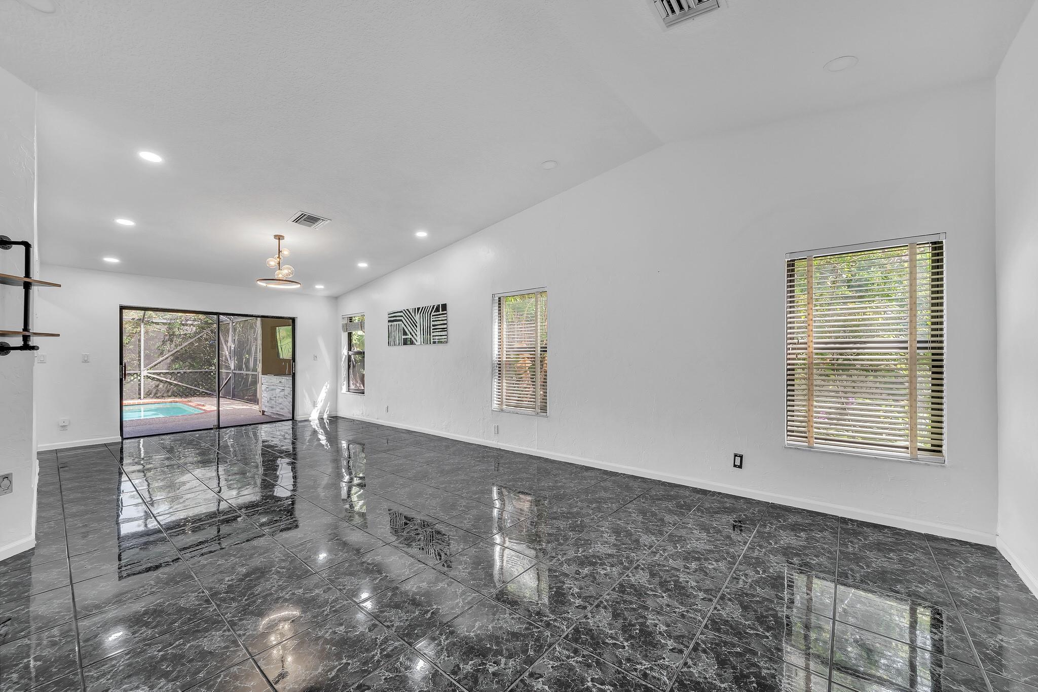 303 NW 105th Terrace, Coral Springs, FL 33071