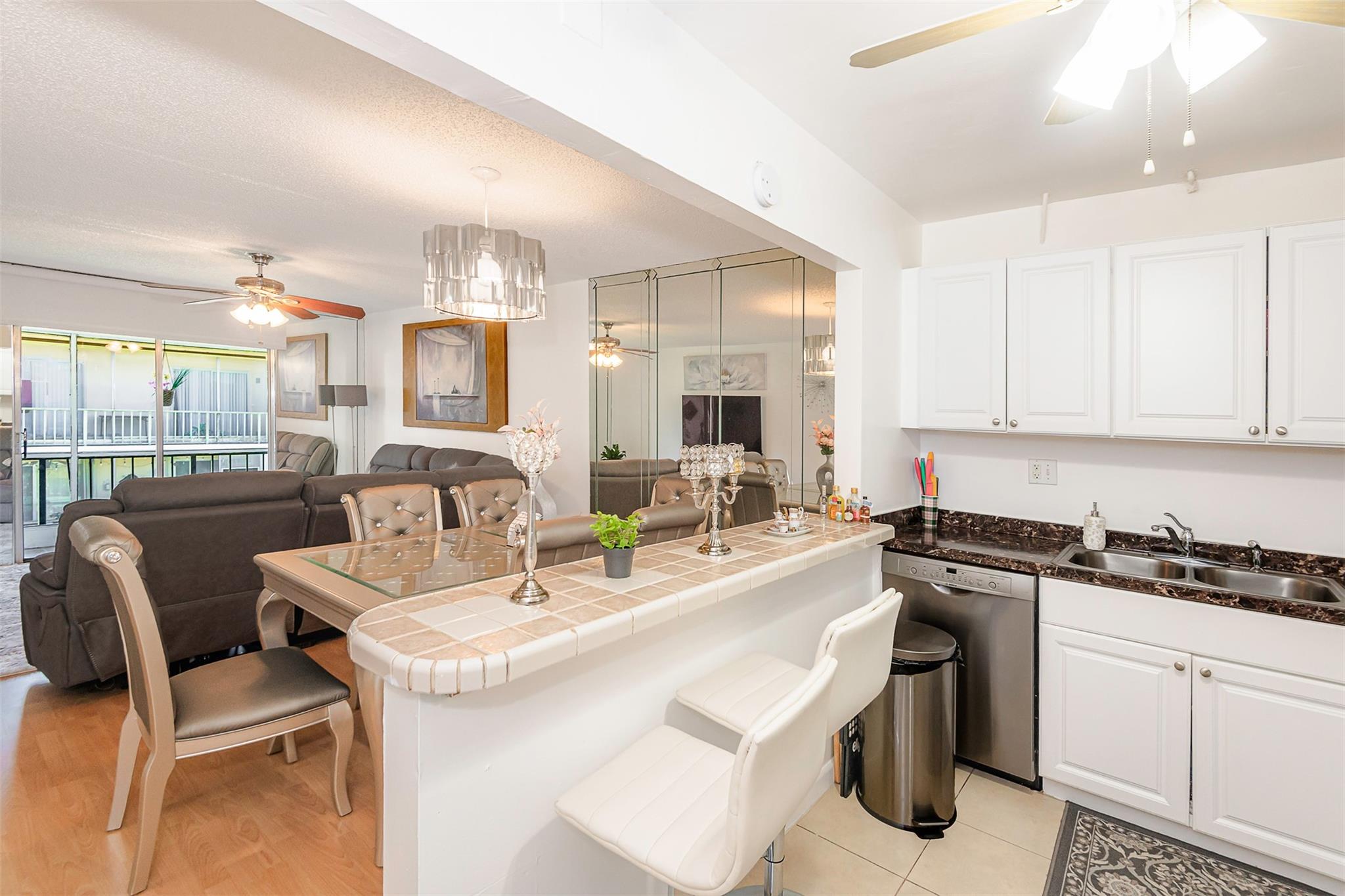 4123 NW 88th Avenue 206, Coral Springs, FL 33065