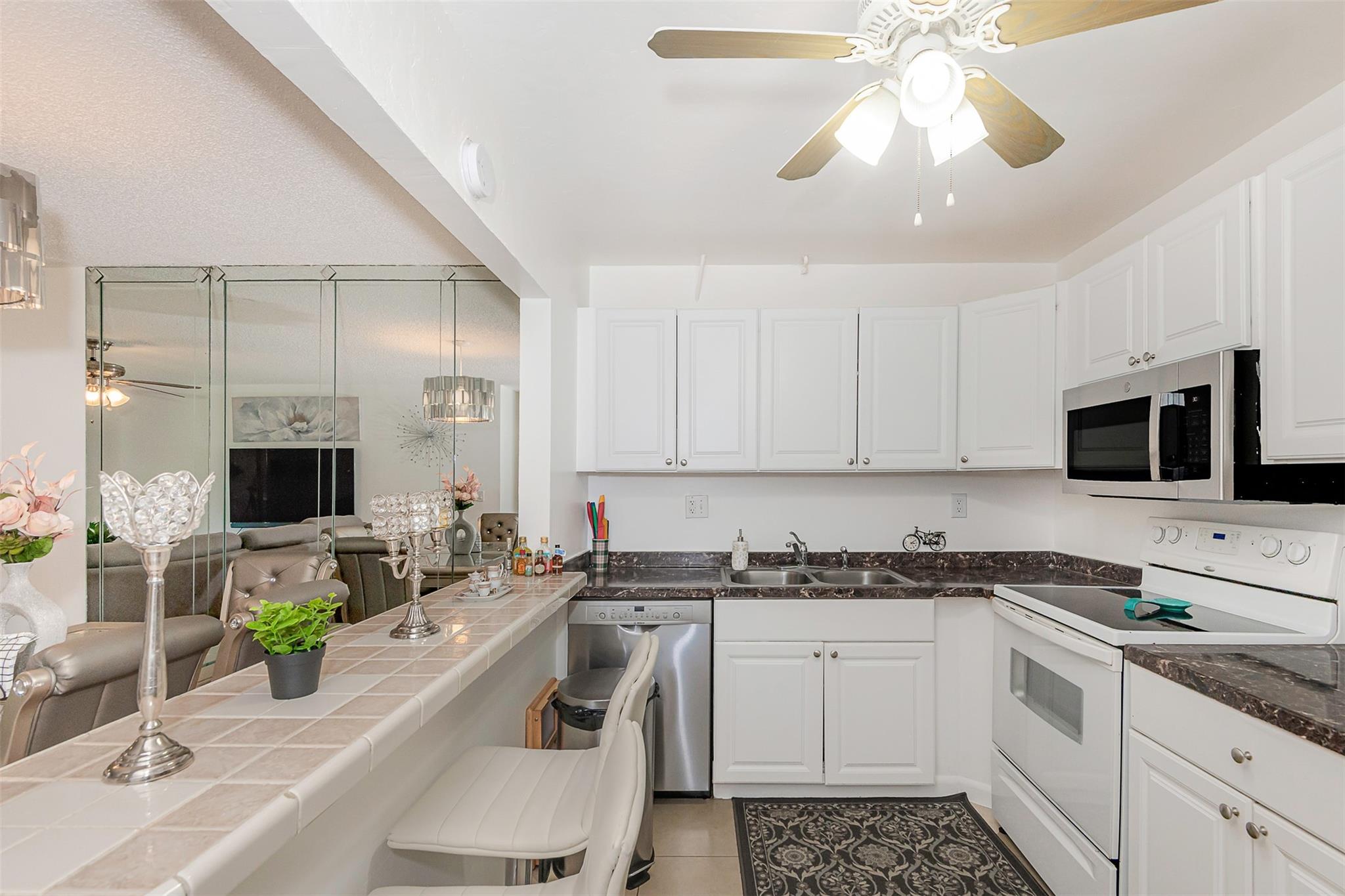 4123 NW 88th Avenue 206, Coral Springs, FL 33065