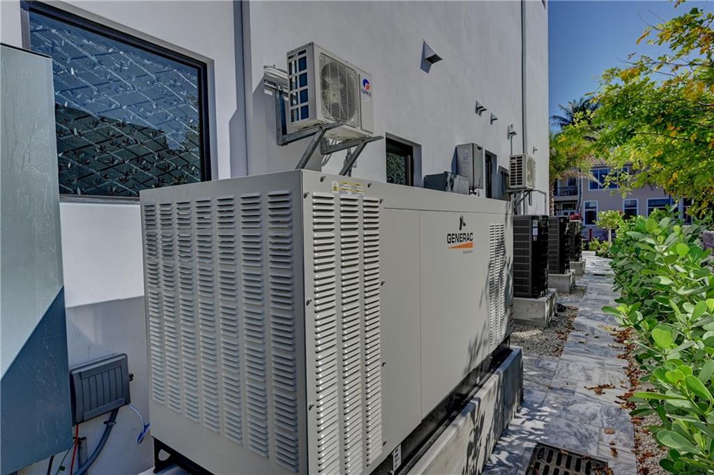 2900 NE 8 Avenue, Boca Raton, FL 33431