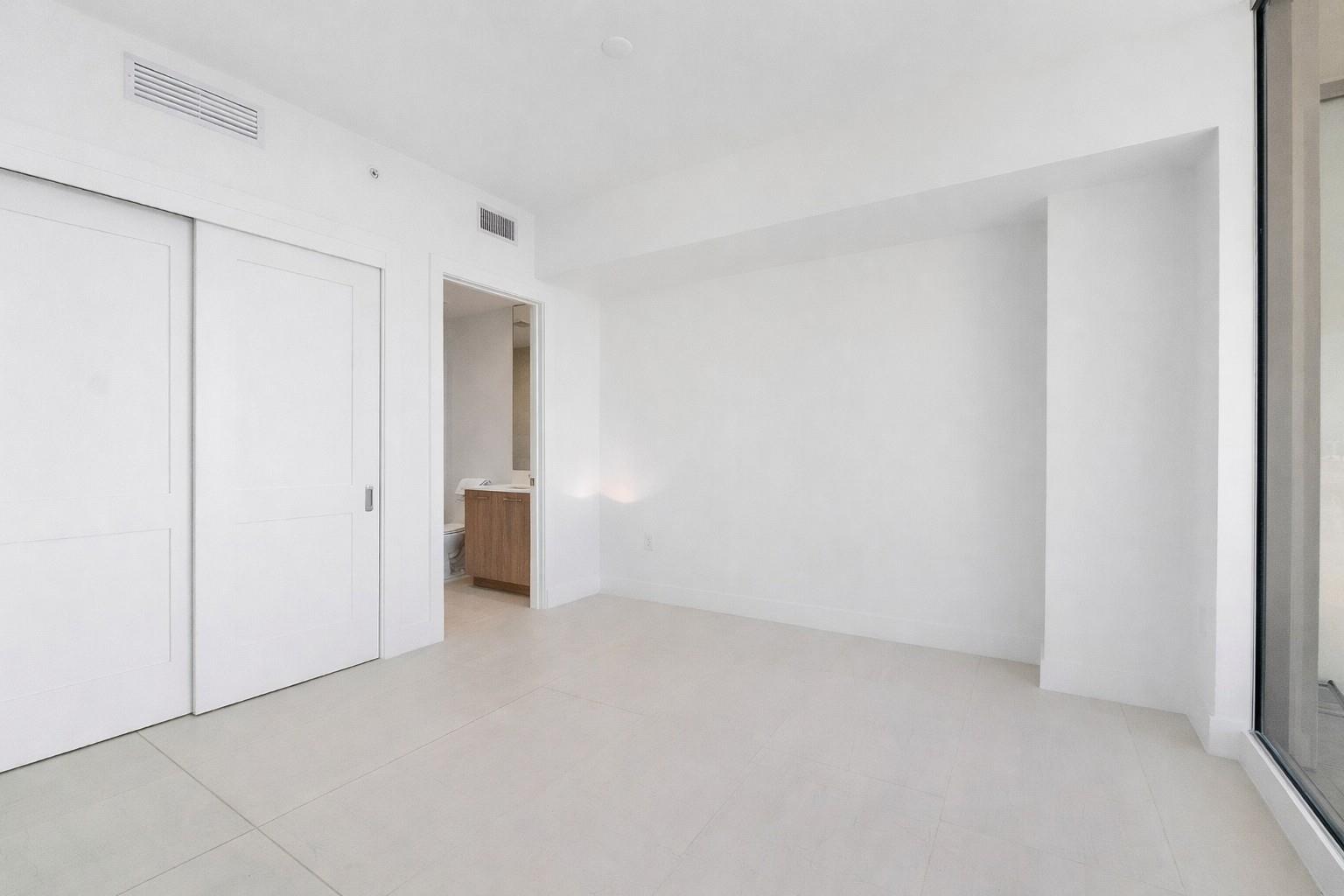 153 Seabreeze Boulevard 1203, Fort Lauderdale, FL 33304