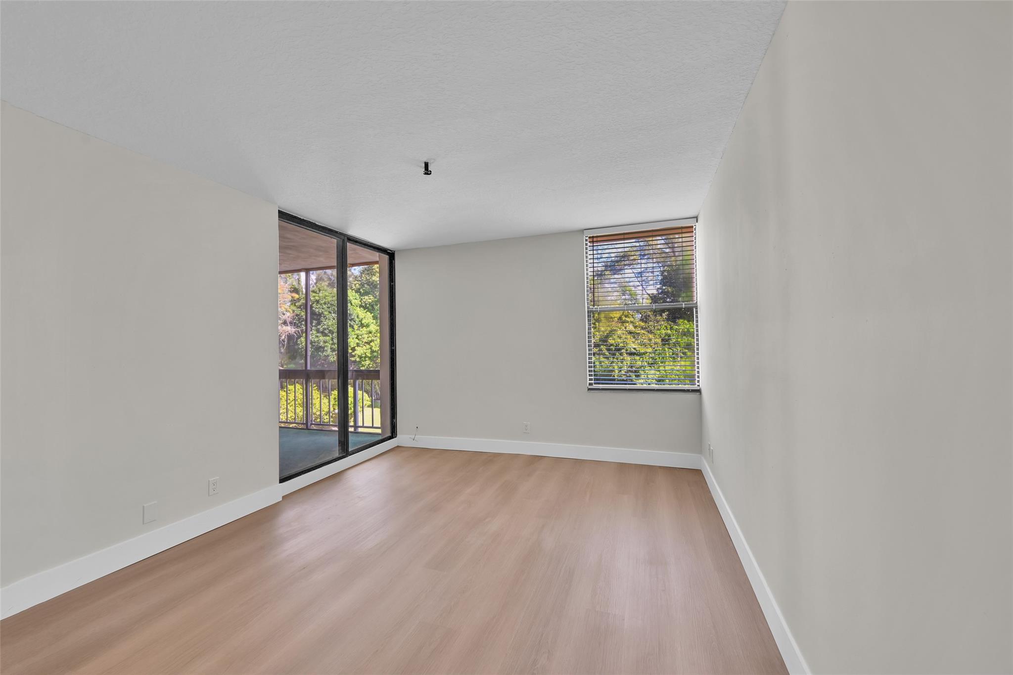 8411 Forest Hills Drive 206, Coral Springs, FL 33065