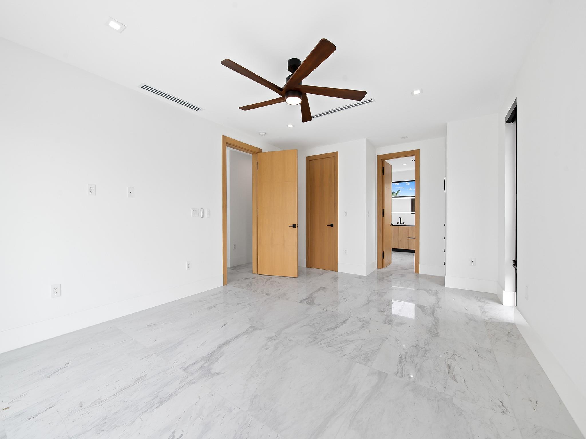 111 Fiesta Way, Fort Lauderdale, FL 33301