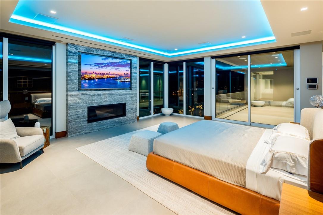 650 Royal Plaza Drive, Fort Lauderdale, FL 33301