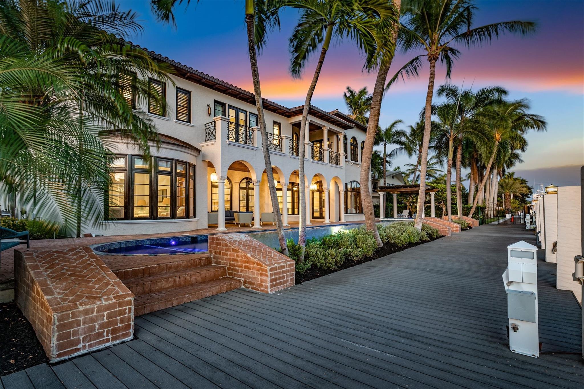 2530 Laguna Drive, Fort Lauderdale, FL 33316