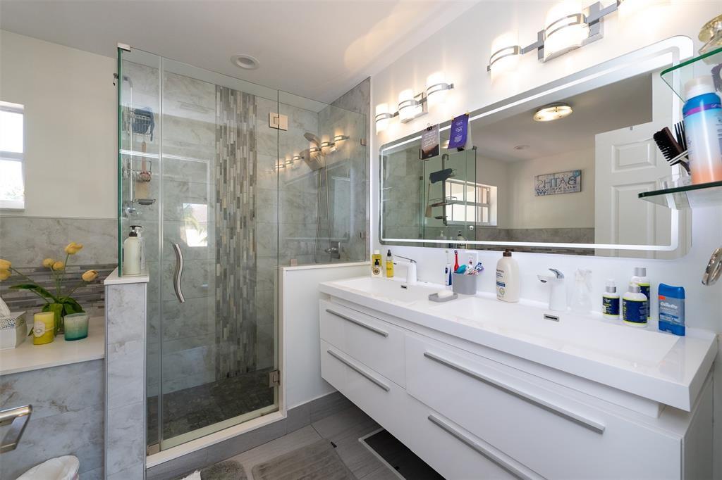 Photo for 1943 NW 170 Avenue, Pembroke Pines, FL 33028 - Listing #FX-10511902 1943 NW 170 Avenue, Pembroke Pines, FL 33028