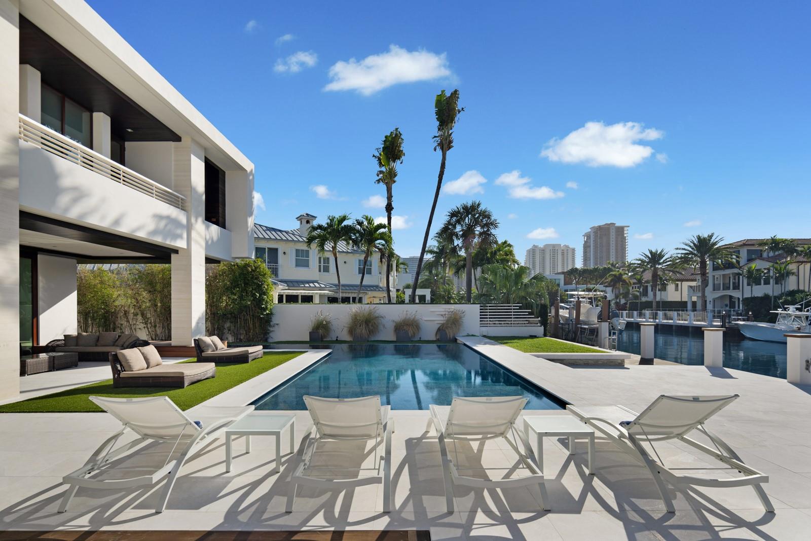 10 Pelican Drive, Fort Lauderdale, FL 33301